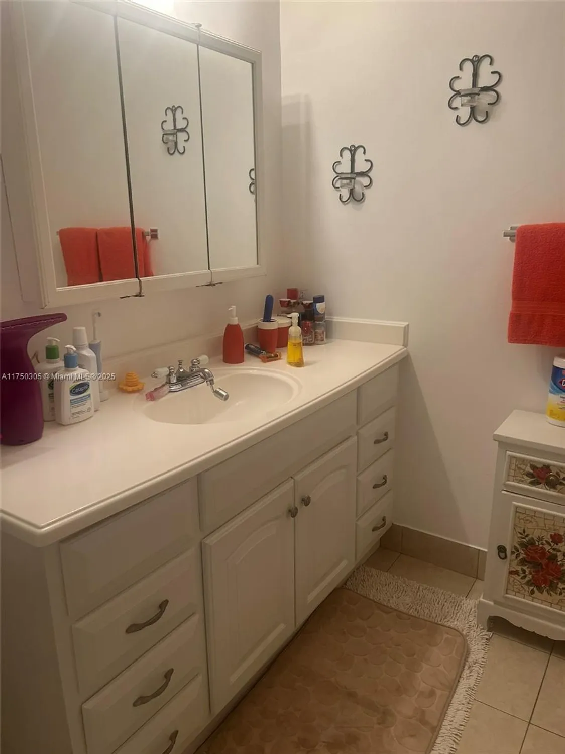 Property Slideshow image 13 of 17 | 176 cape cod cir, Lake Worth, FL, 33467