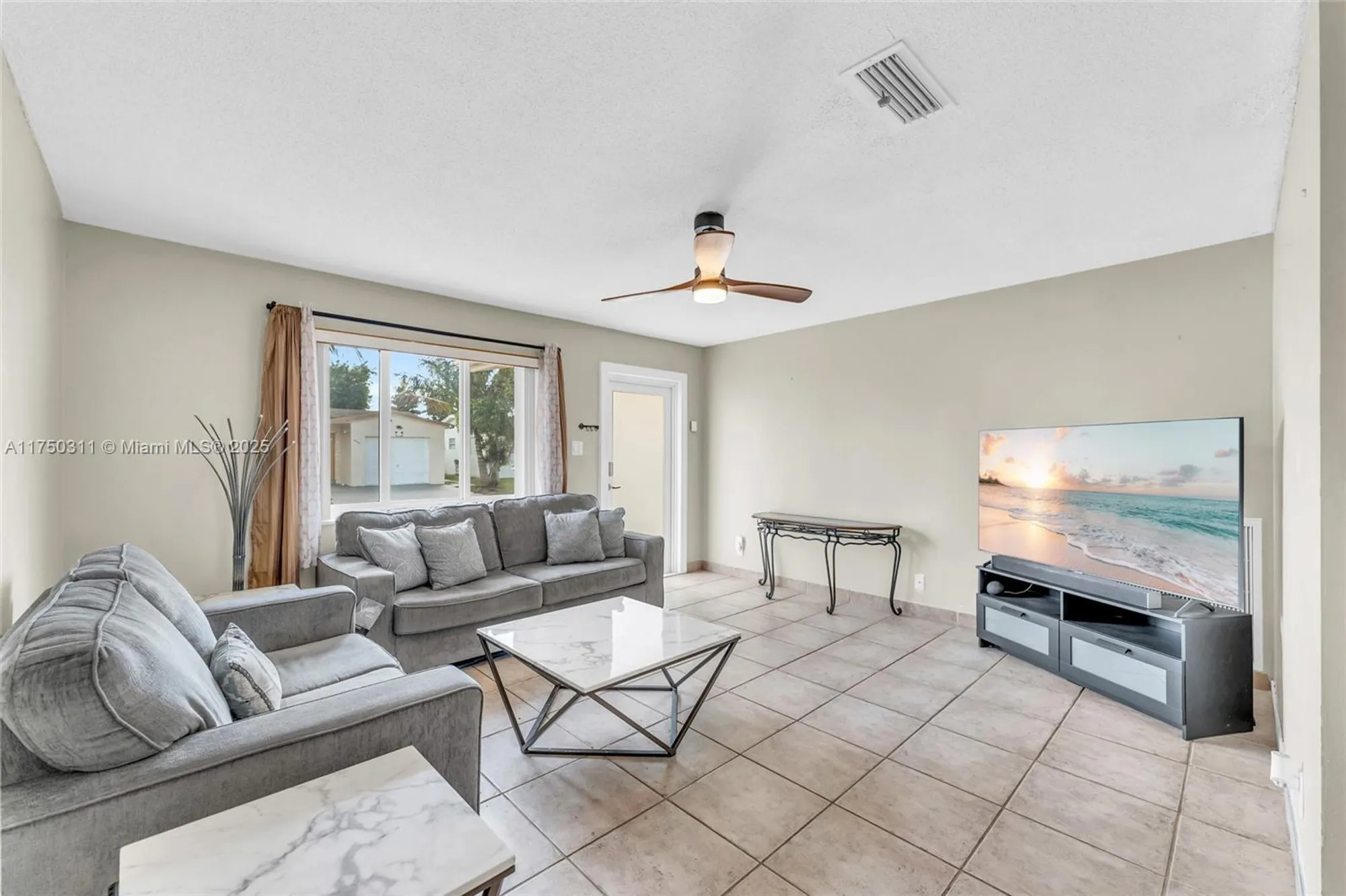 Property Slideshow image 11 of 37 | 6985 nw 11th ct, Margate, FL, 33063
