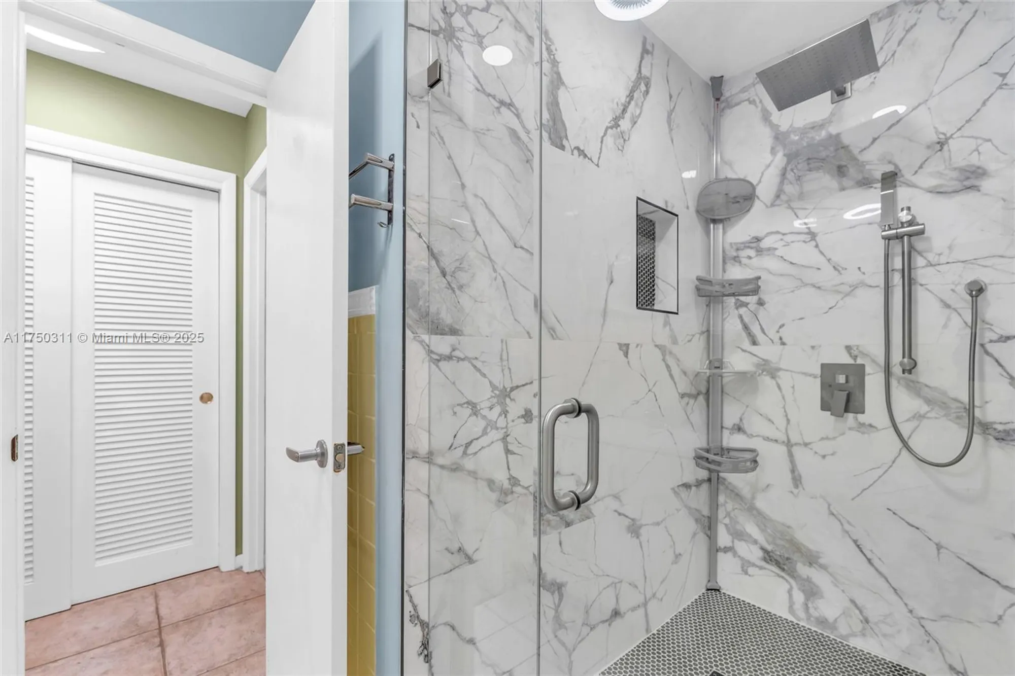 Property Slideshow image 21 of 37 | 6985 nw 11th ct, Margate, FL, 33063