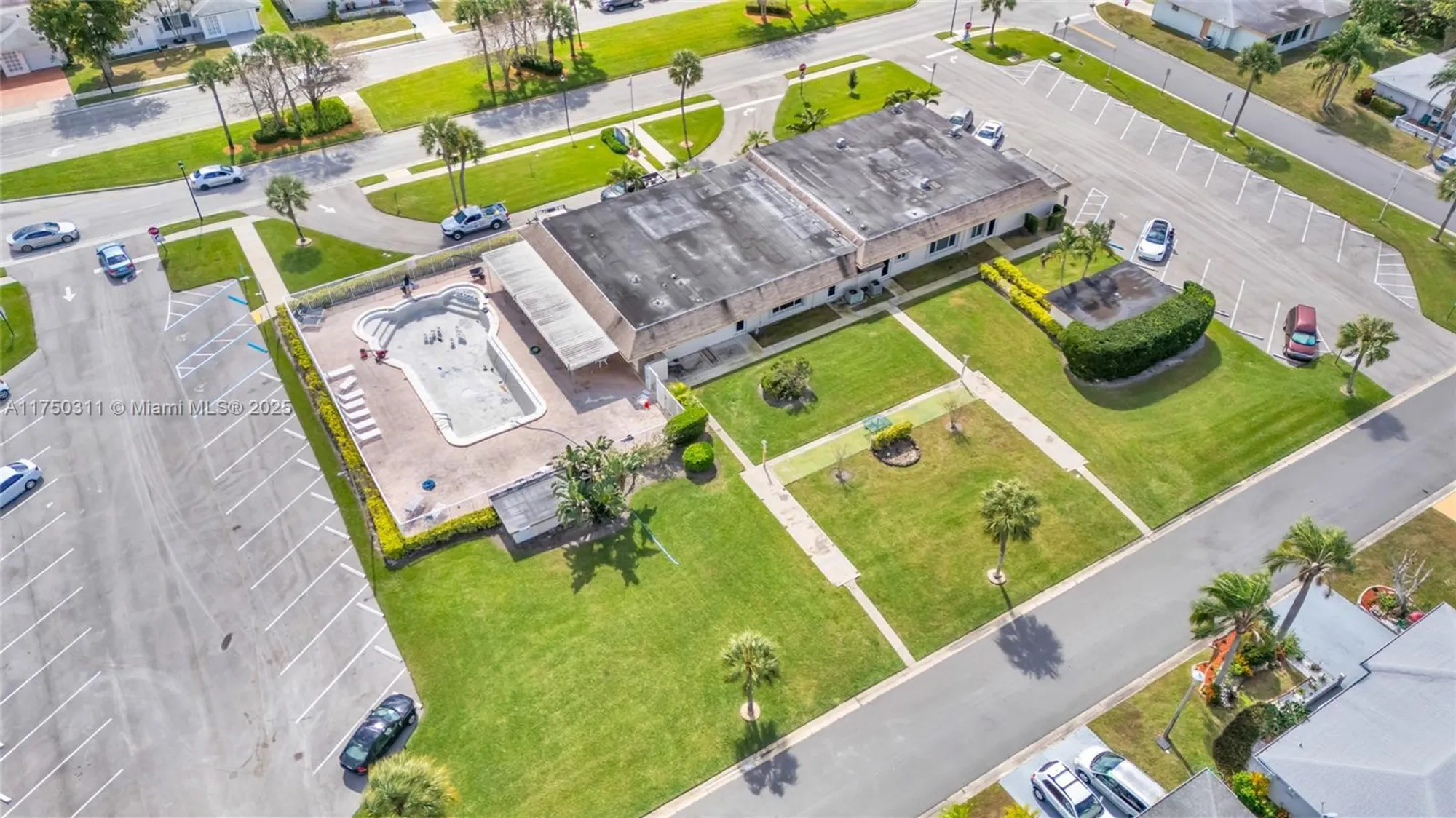 Property Slideshow image 35 of 37 | 6985 nw 11th ct, Margate, FL, 33063