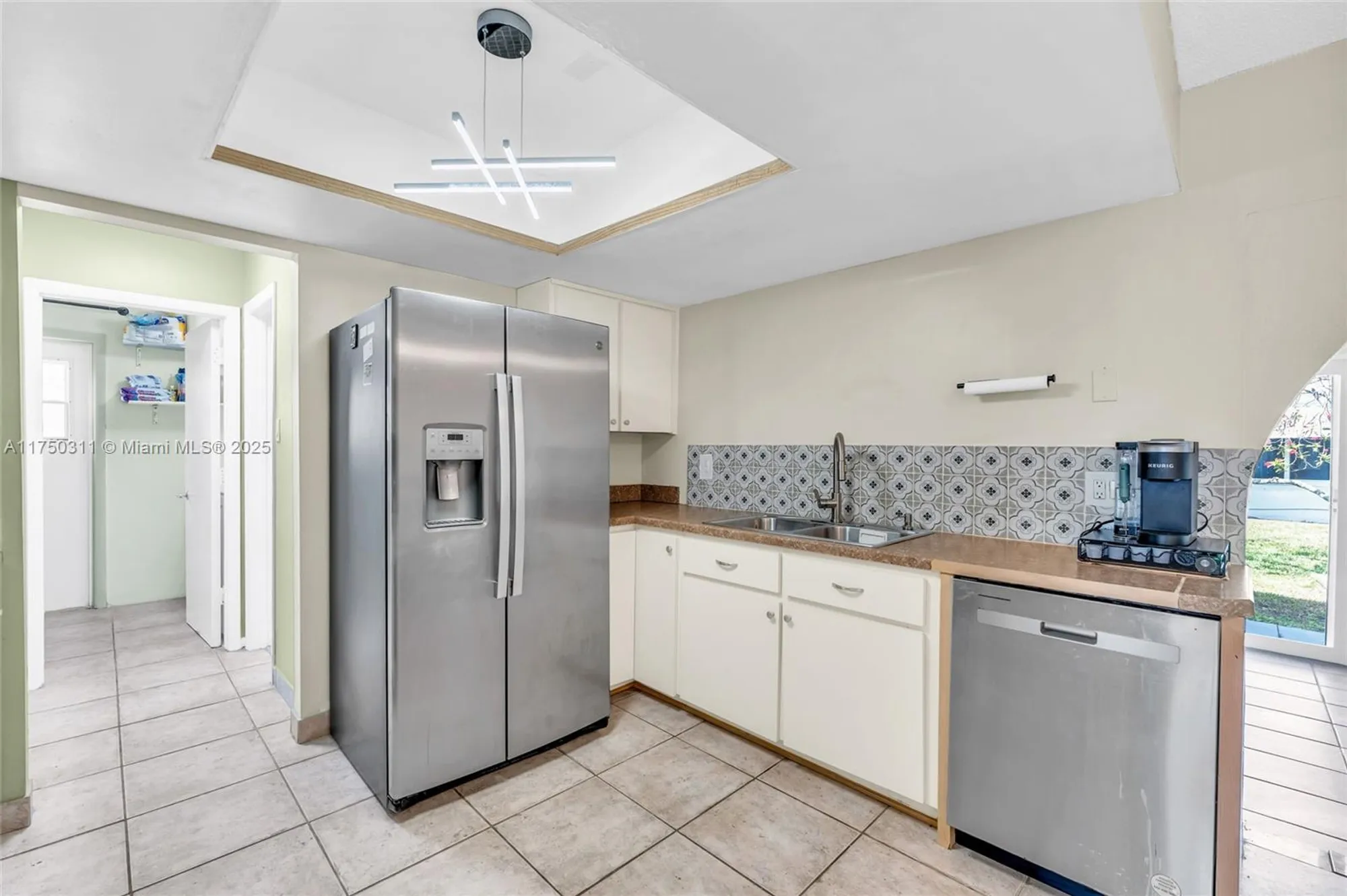 Property Slideshow image 6 of 37 | 6985 nw 11th ct, Margate, FL, 33063