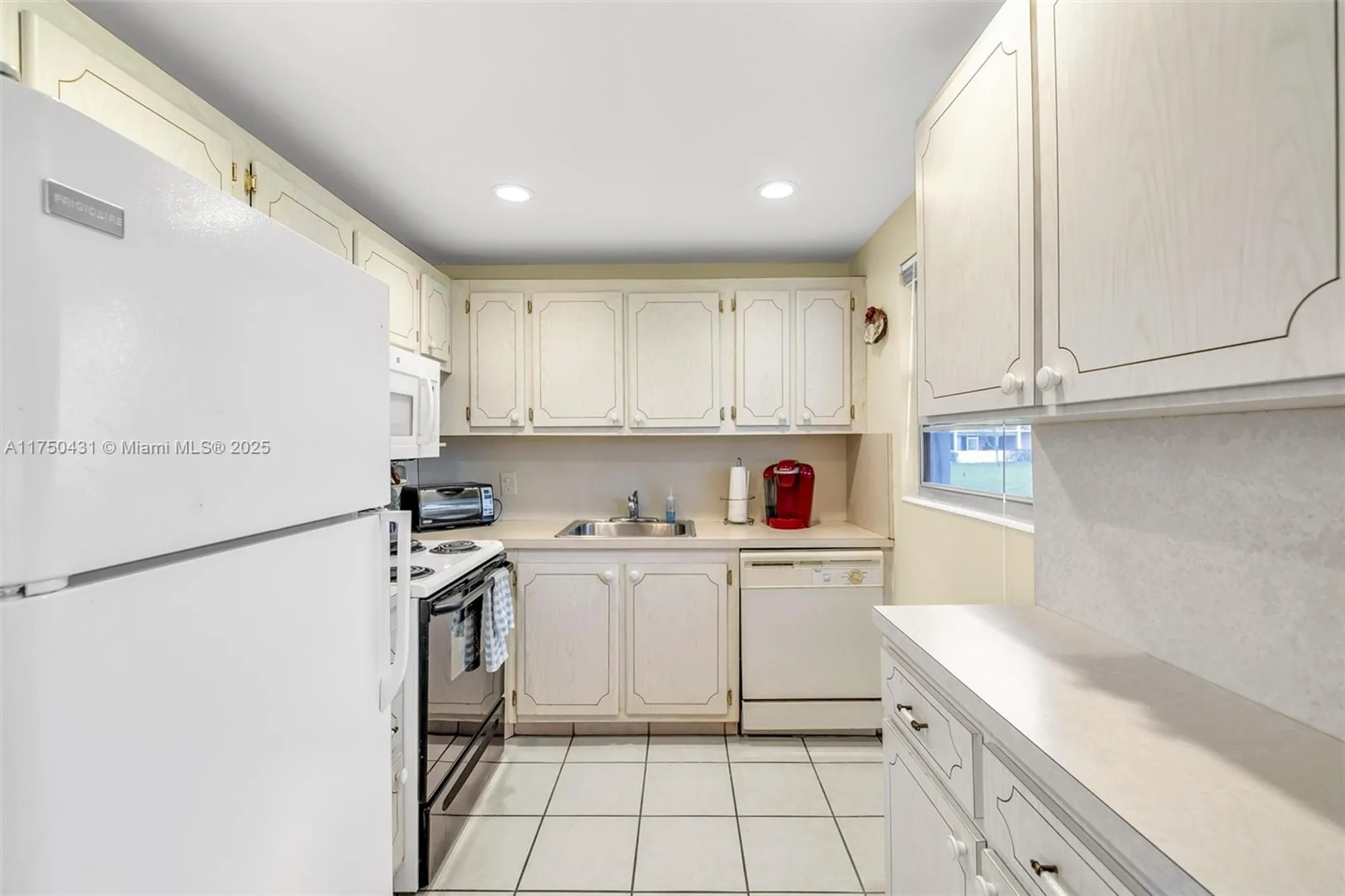 Property Slideshow image 11 of 32 | 73 farnham d # 73, Deerfield Beach, FL, 33442