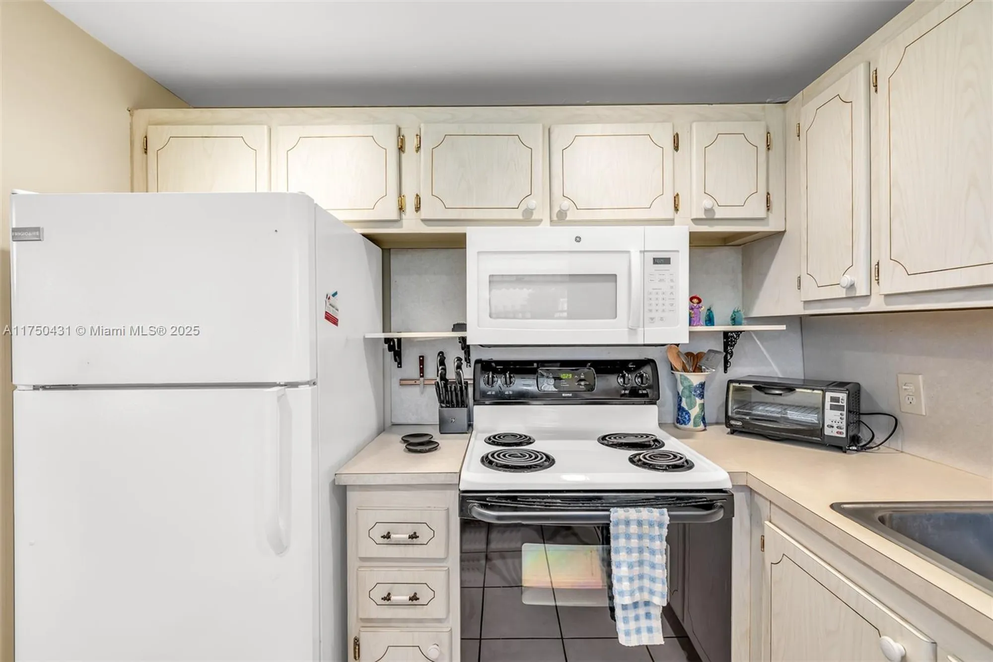 Property Slideshow image 12 of 32 | 73 farnham d # 73, Deerfield Beach, FL, 33442