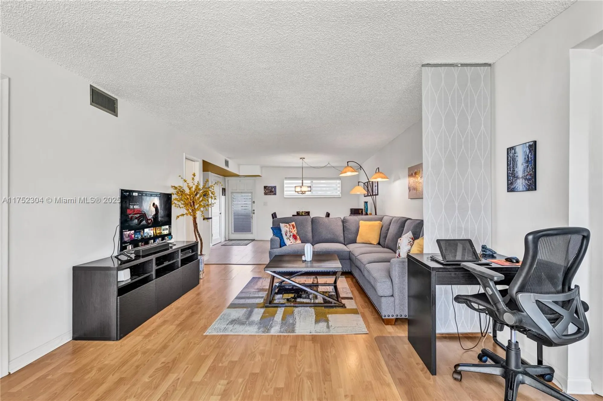 Property Slideshow image 15 of 44 | 411 s hollybrook dr 205, Pembroke Pines, FL, 33025