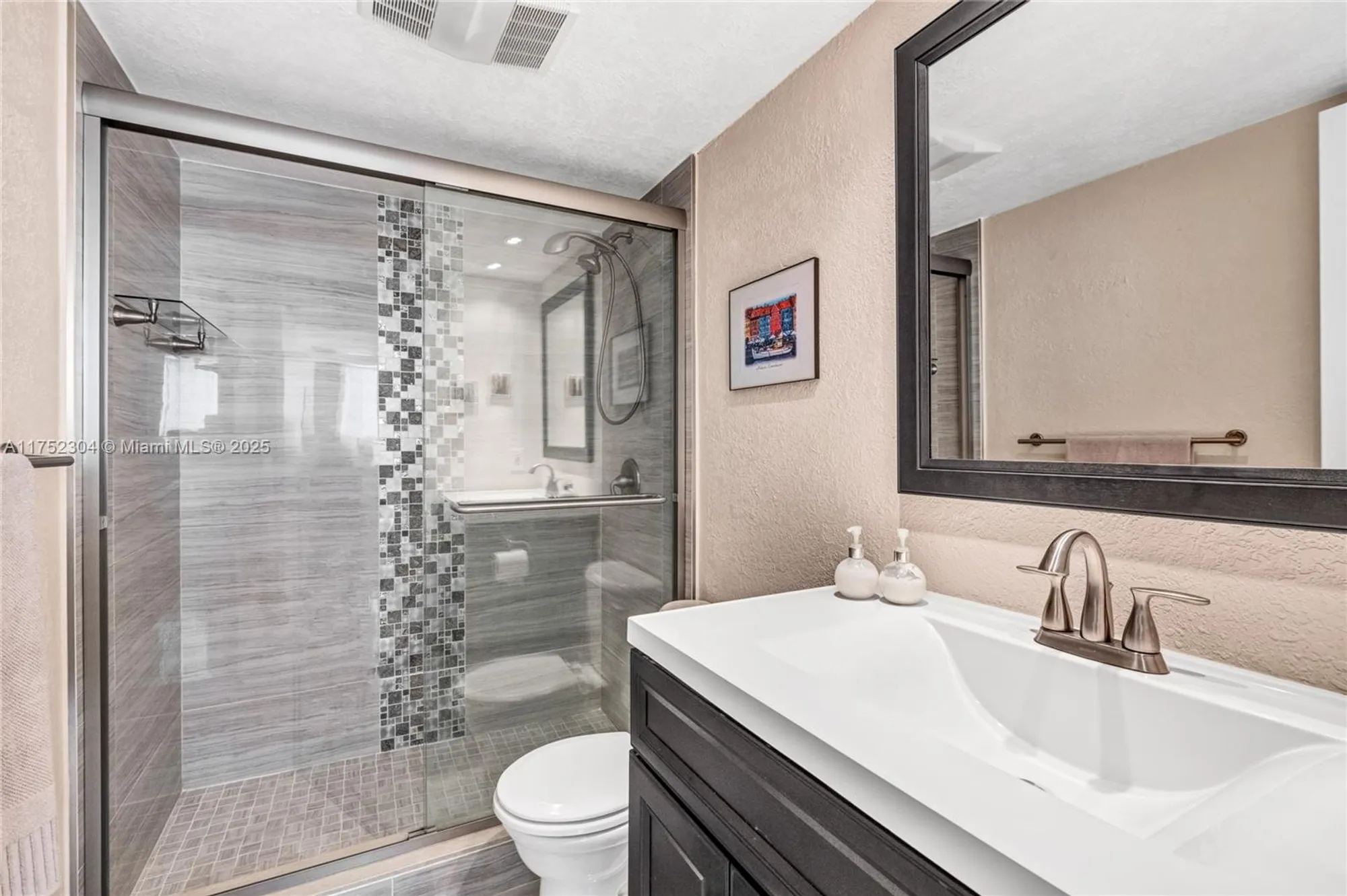 Property Slideshow image 18 of 44 | 411 s hollybrook dr 205, Pembroke Pines, FL, 33025
