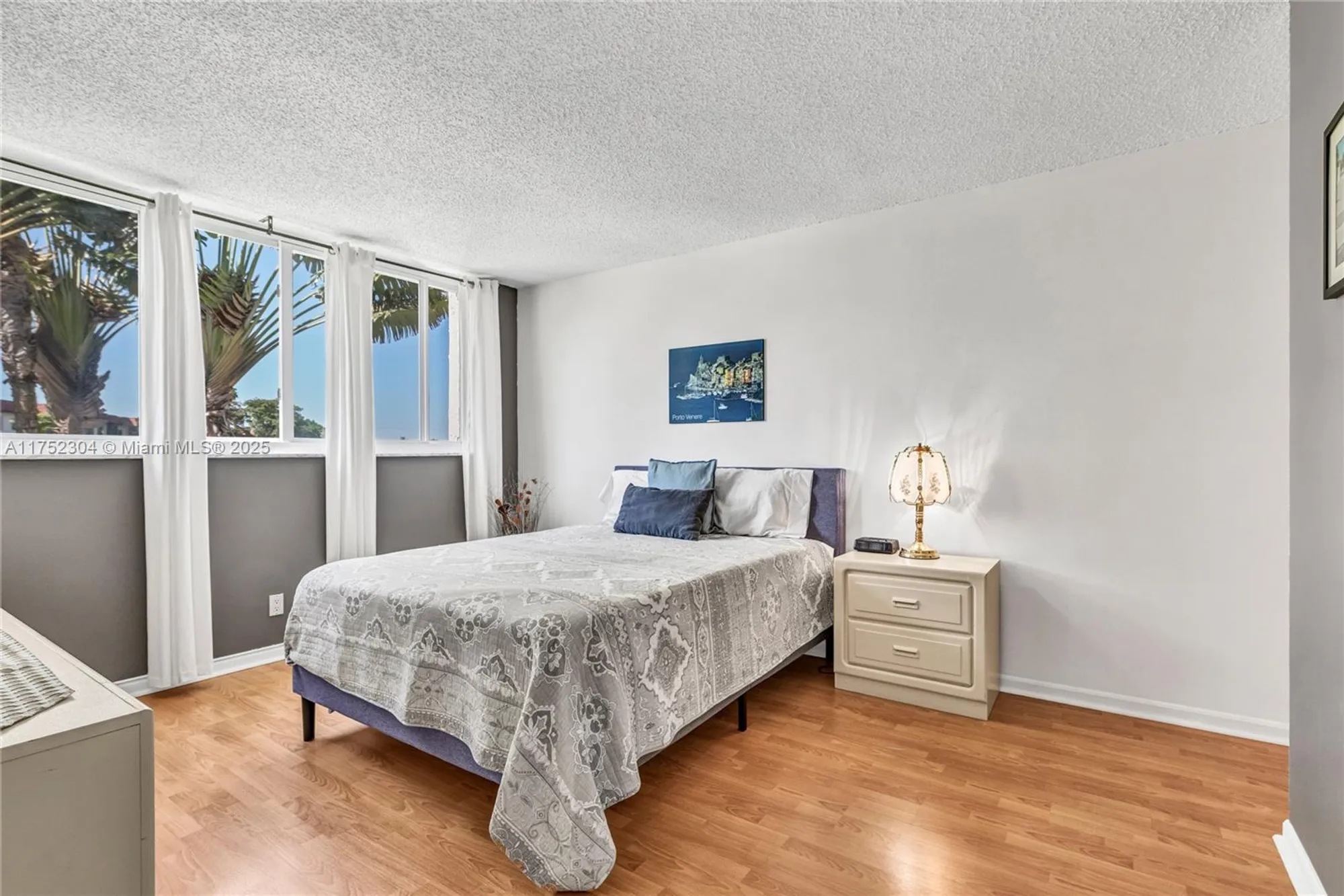Property Slideshow image 19 of 44 | 411 s hollybrook dr 205, Pembroke Pines, FL, 33025