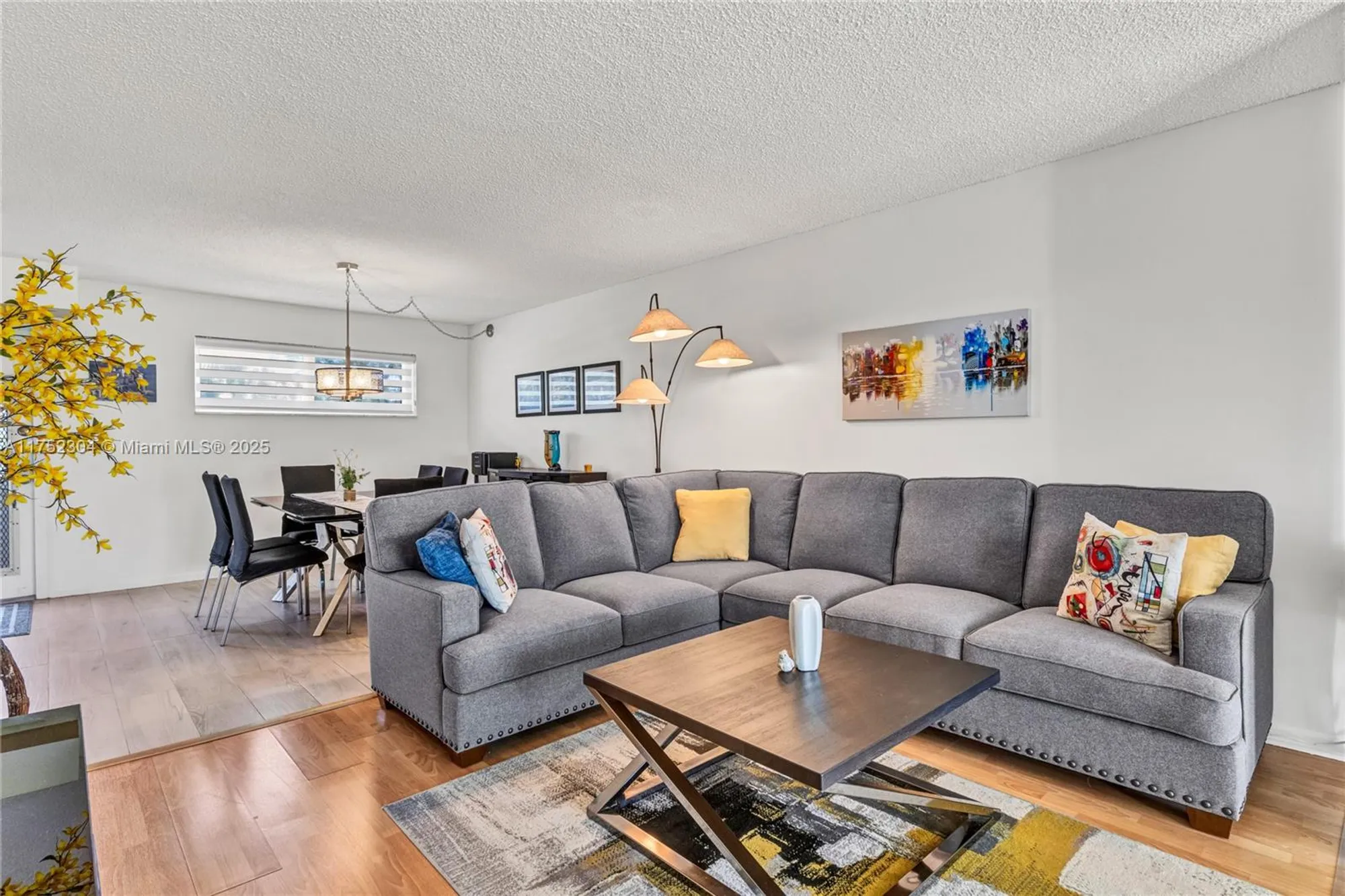 Property Slideshow image 12 of 44 | 411 s hollybrook dr 205, Pembroke Pines, FL, 33025