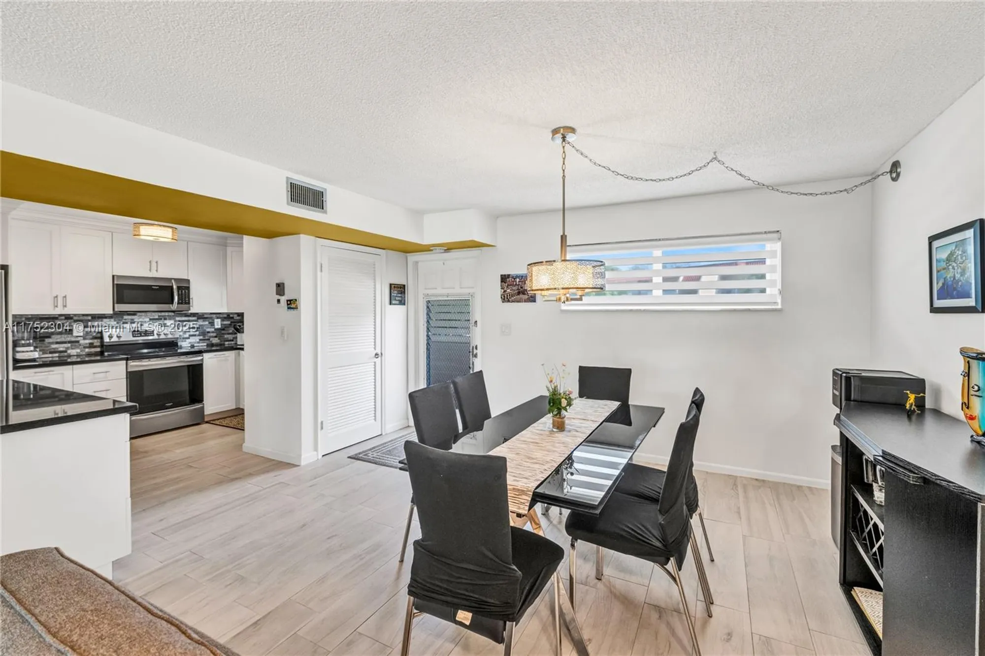 Property Slideshow image 7 of 44 | 411 s hollybrook dr 205, Pembroke Pines, FL, 33025