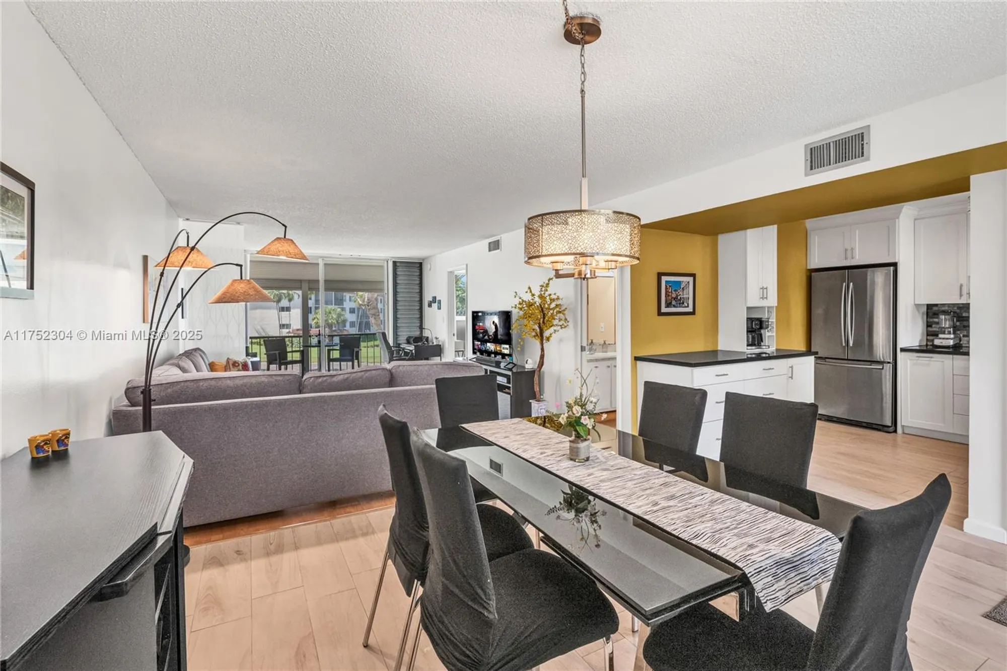 Property Slideshow image 8 of 44 | 411 s hollybrook dr 205, Pembroke Pines, FL, 33025