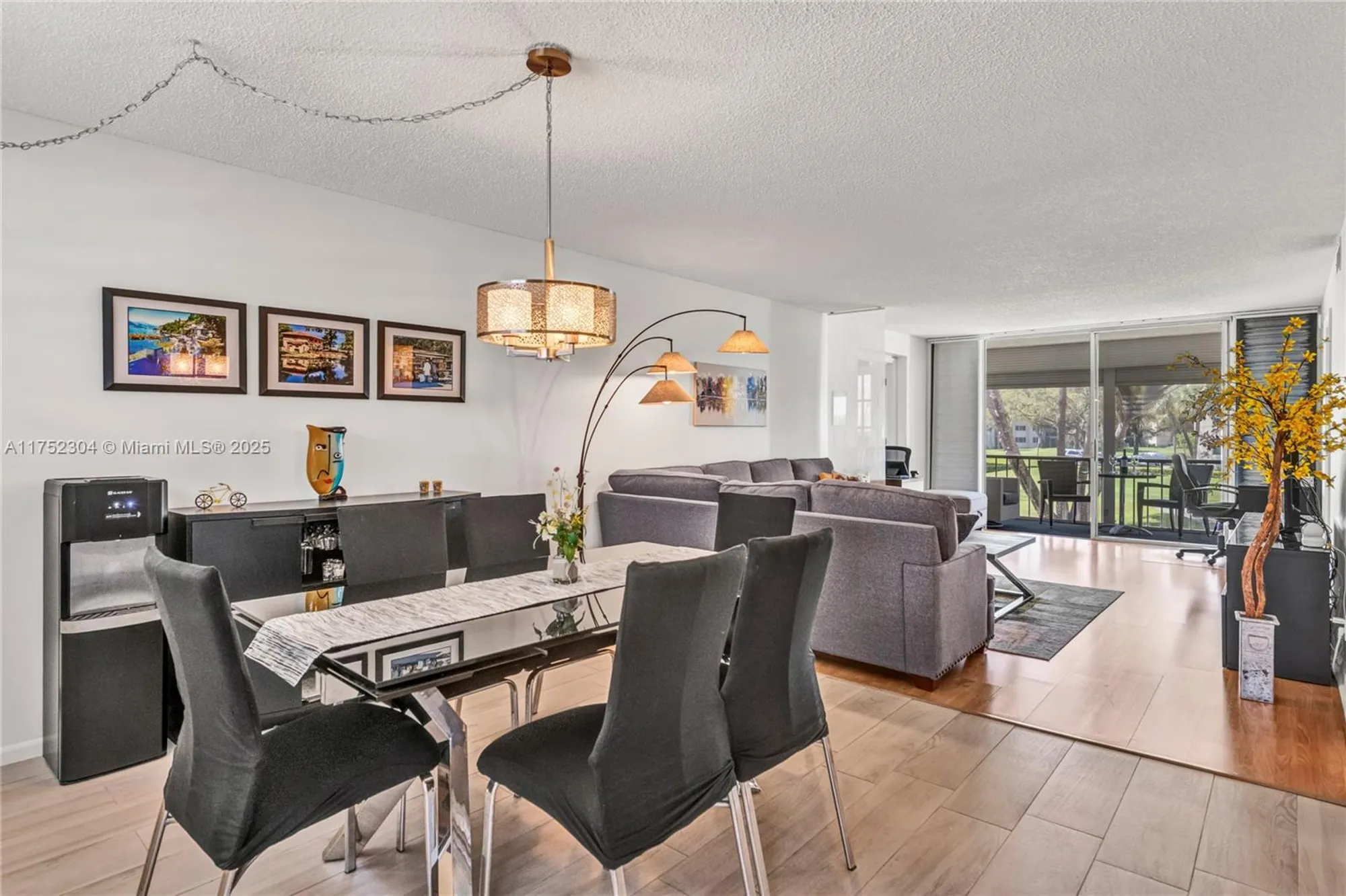Property Slideshow image 9 of 44 | 411 s hollybrook dr 205, Pembroke Pines, FL, 33025