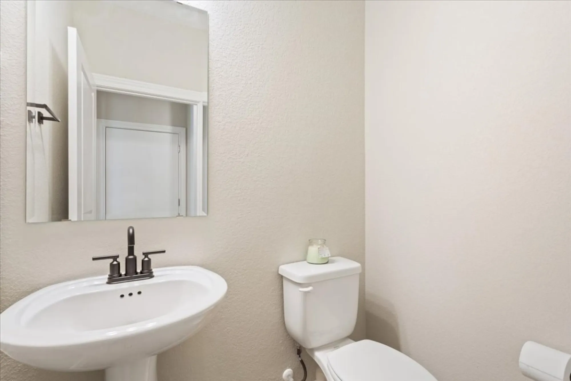 Property Slideshow image 25 of 37 | 213 bellows st, Georgetown, TX, 78633