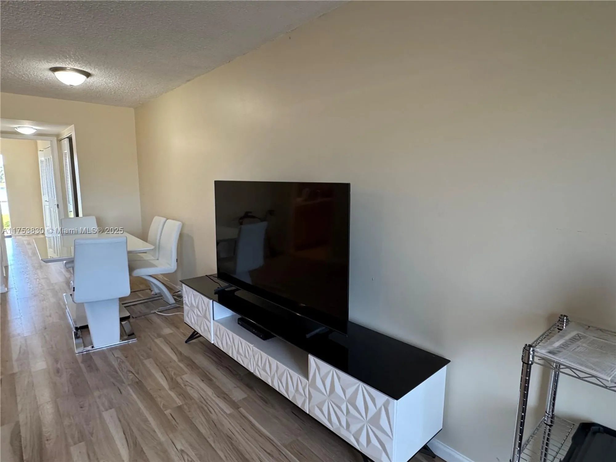 Property Slideshow image 11 of 17 | 174 chatham i, West Palm Beach, FL, 33417