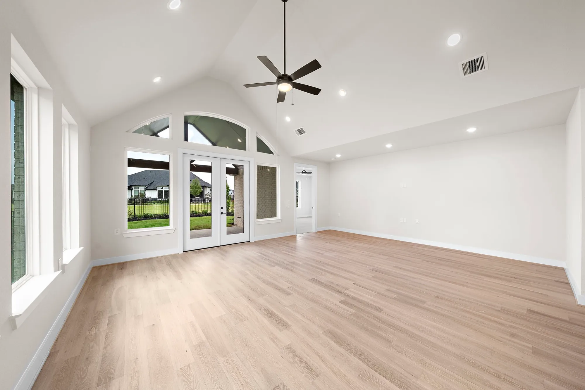 Property Slideshow image 17 of 49 | 9975 monarch landing cv, Willis, TX, 77318