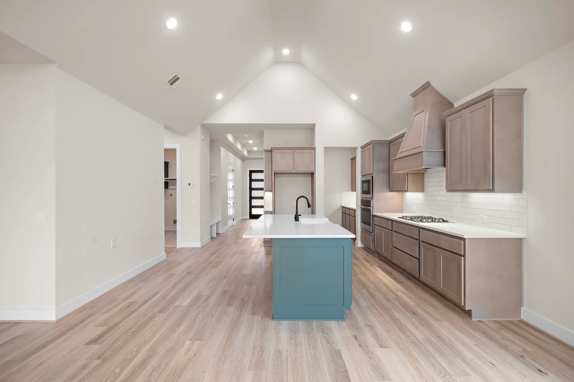 Property Slideshow image 22 of 49 | 9975 monarch landing cv, Willis, TX, 77318