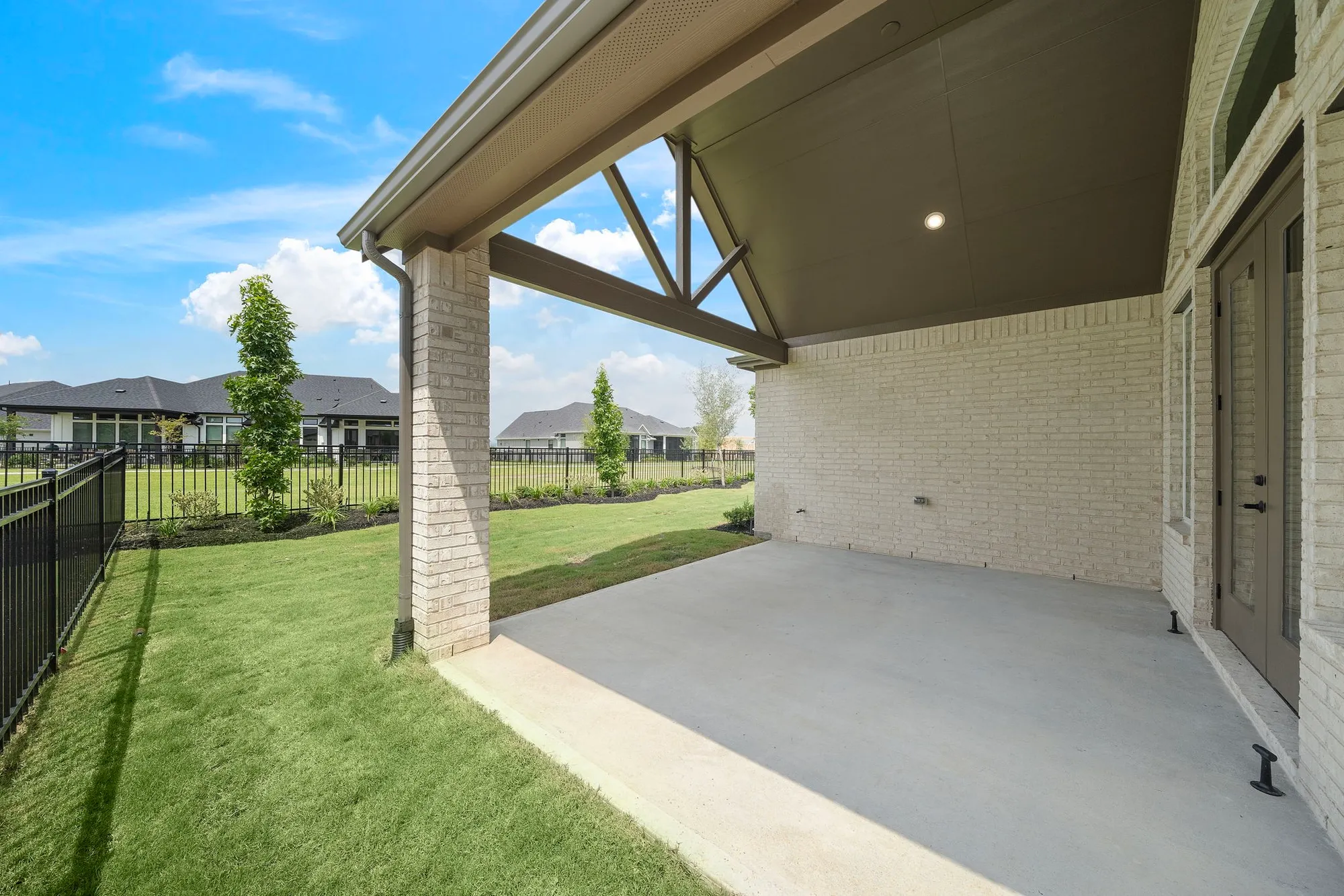 Property Slideshow image 36 of 49 | 9975 monarch landing cv, Willis, TX, 77318