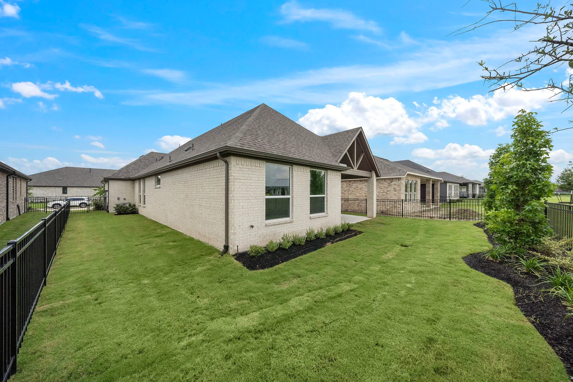 Property Slideshow image 39 of 49 | 9975 monarch landing cv, Willis, TX, 77318