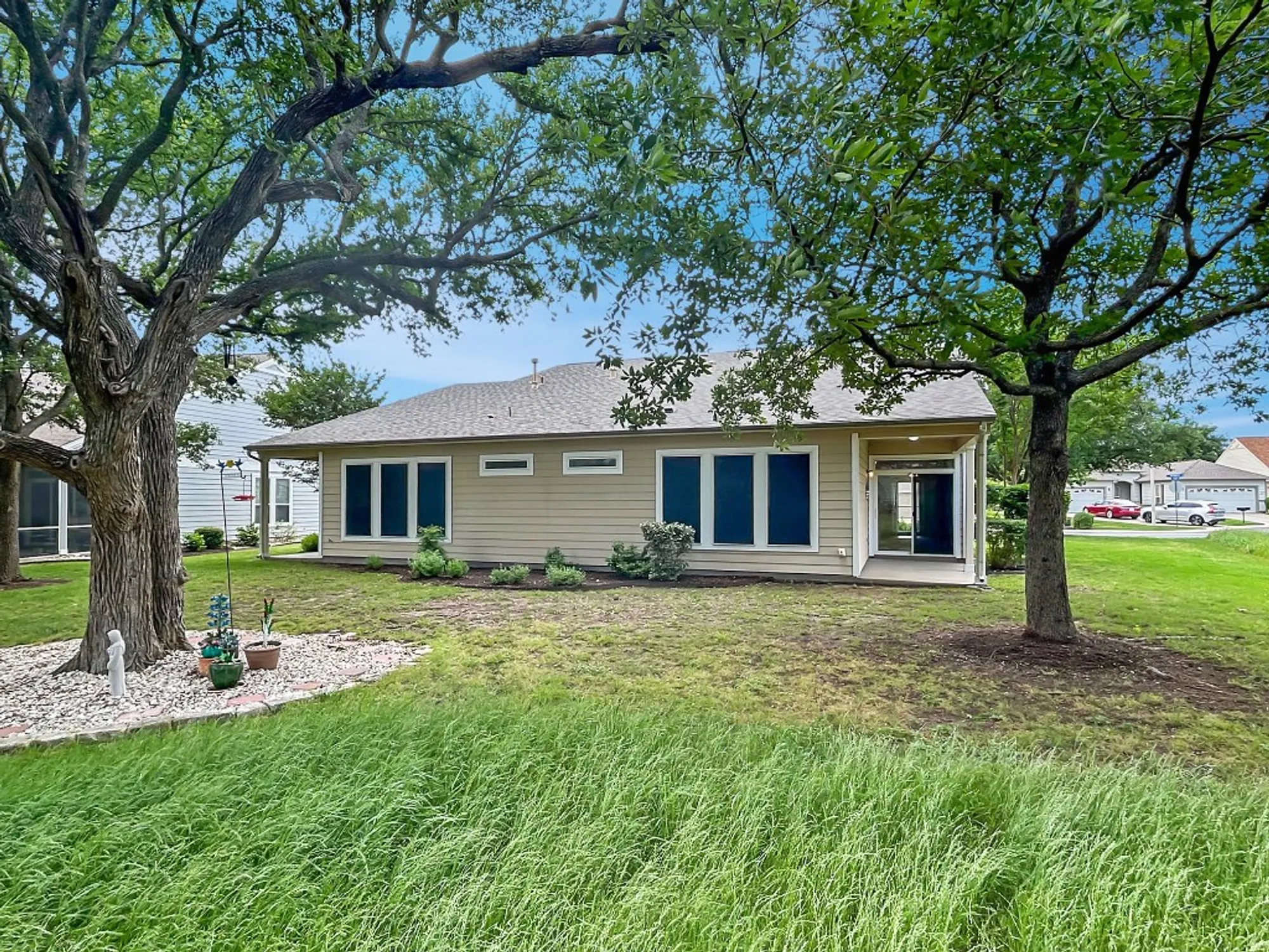 Property Slideshow image 27 of 34 | 333 portsmouth dr, Georgetown, TX, 78633