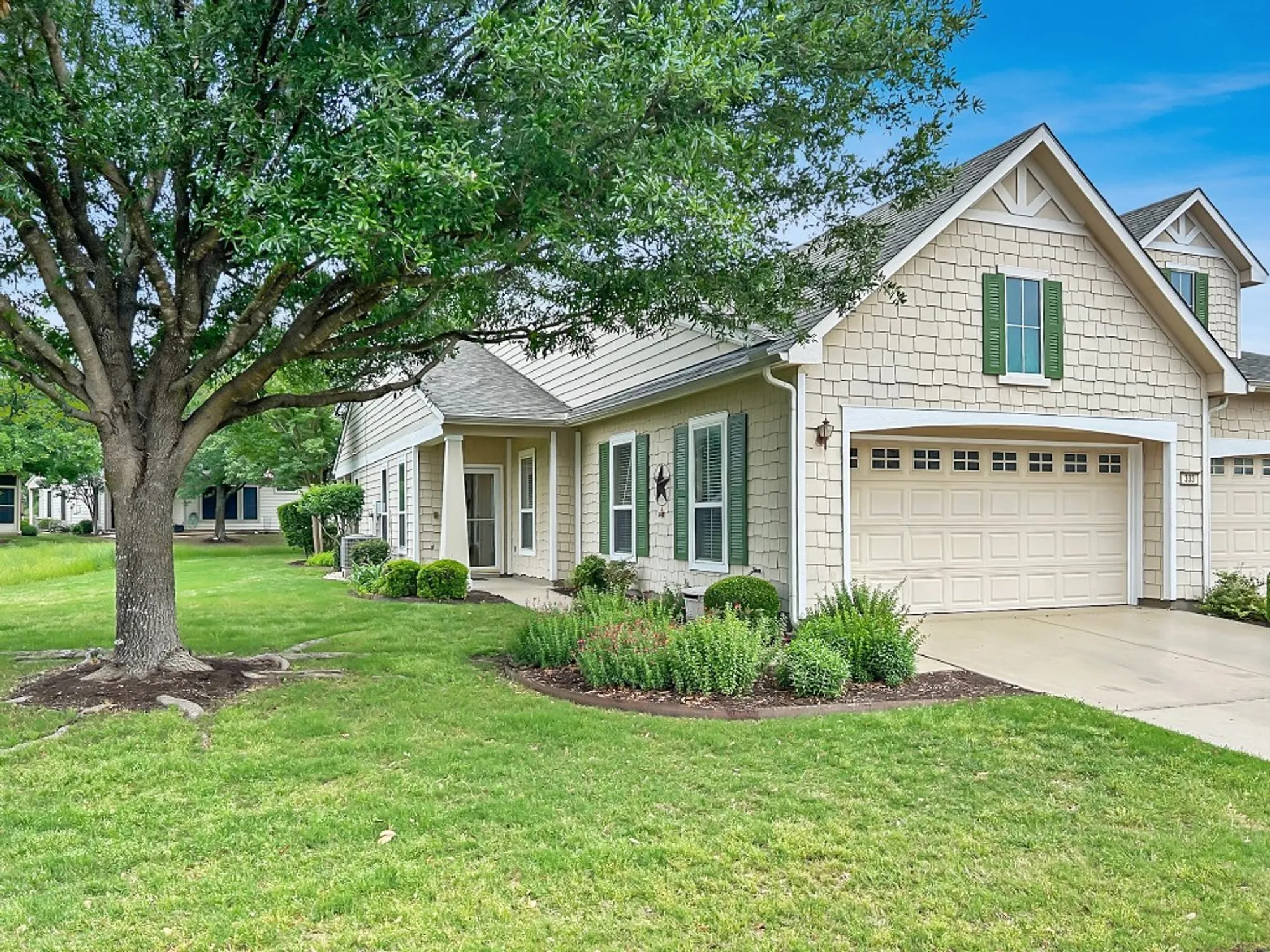 Property Slideshow image 3 of 34 | 333 portsmouth dr, Georgetown, TX, 78633