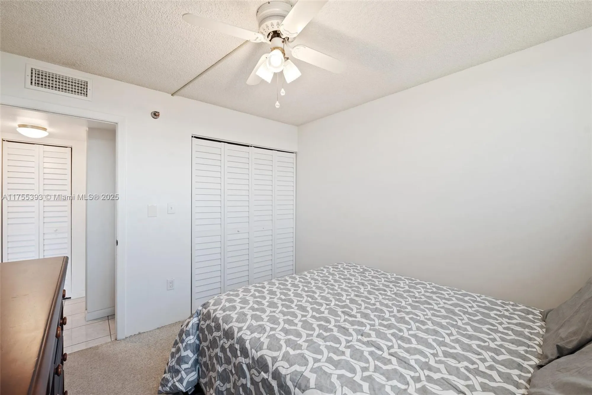 Property Slideshow image 16 of 25 | 1000 saint charles pl 603, Pembroke Pines, FL, 33026