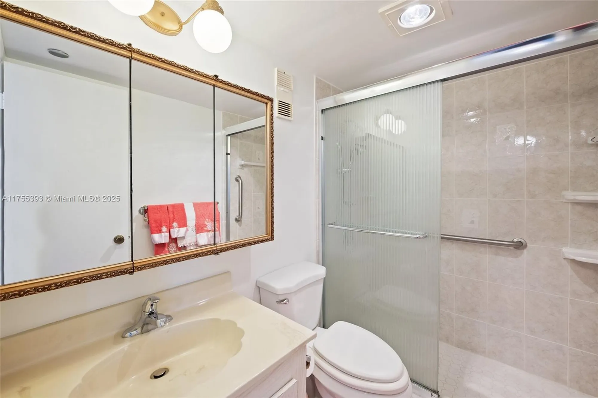Property Slideshow image 17 of 25 | 1000 saint charles pl 603, Pembroke Pines, FL, 33026