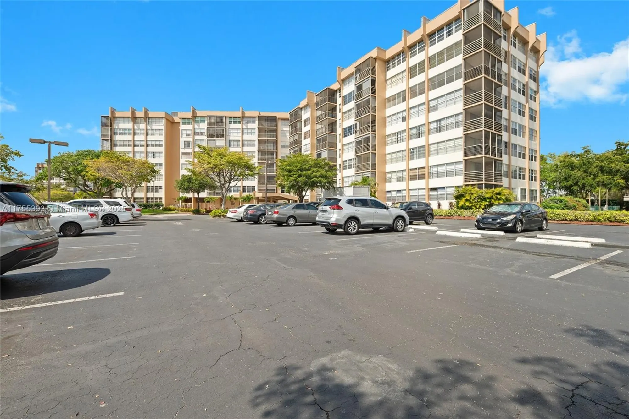 Property Slideshow image 1 of 25 | 1000 saint charles pl 603, Pembroke Pines, FL, 33026