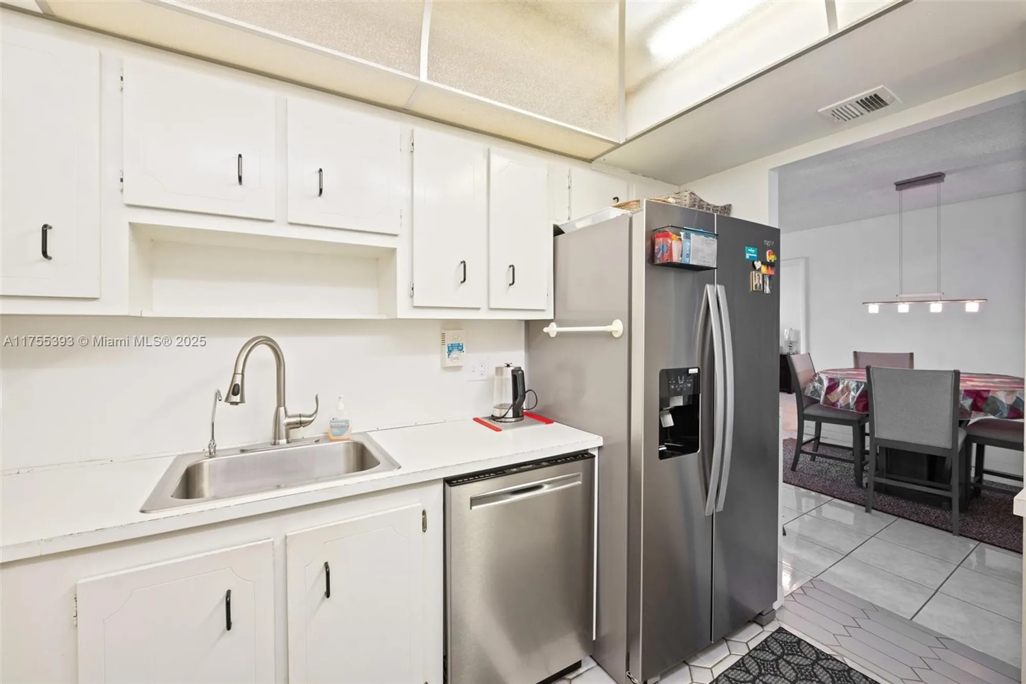 Property Slideshow image 7 of 25 | 1000 saint charles pl 603, Pembroke Pines, FL, 33026