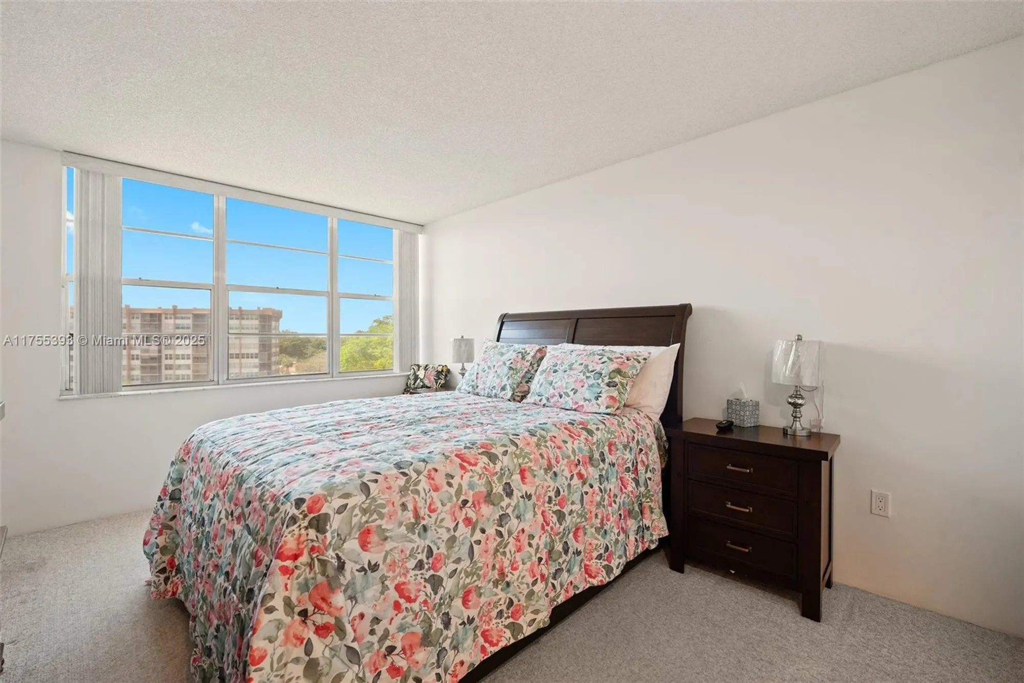 Property Slideshow image 8 of 25 | 1000 saint charles pl 603, Pembroke Pines, FL, 33026