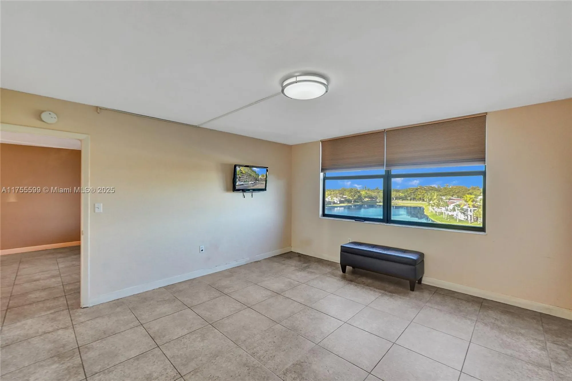 Property Slideshow image 16 of 41 | 901 colony point cir 511, Pembroke Pines, FL, 33026
