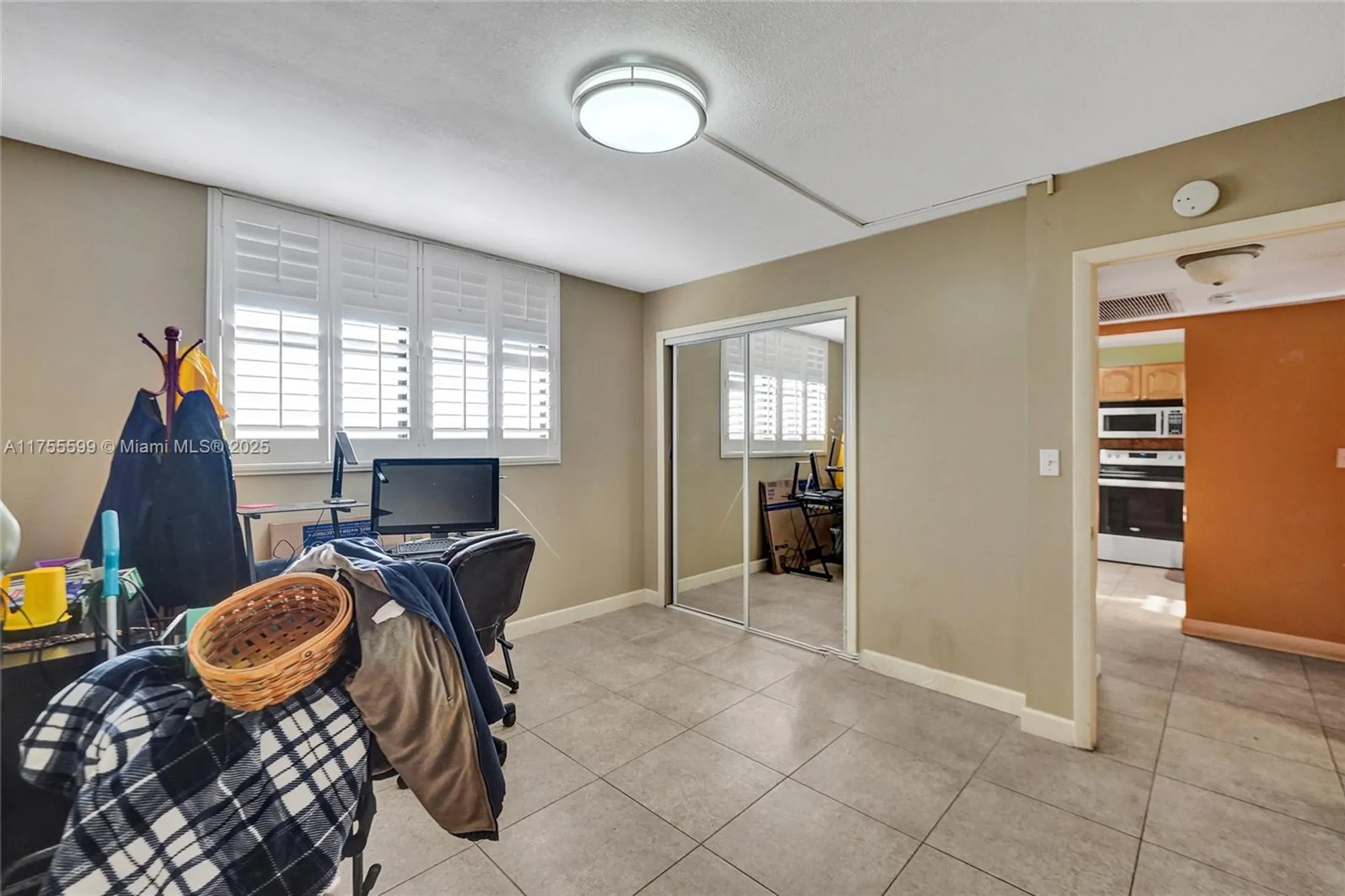 Property Slideshow image 19 of 41 | 901 colony point cir 511, Pembroke Pines, FL, 33026