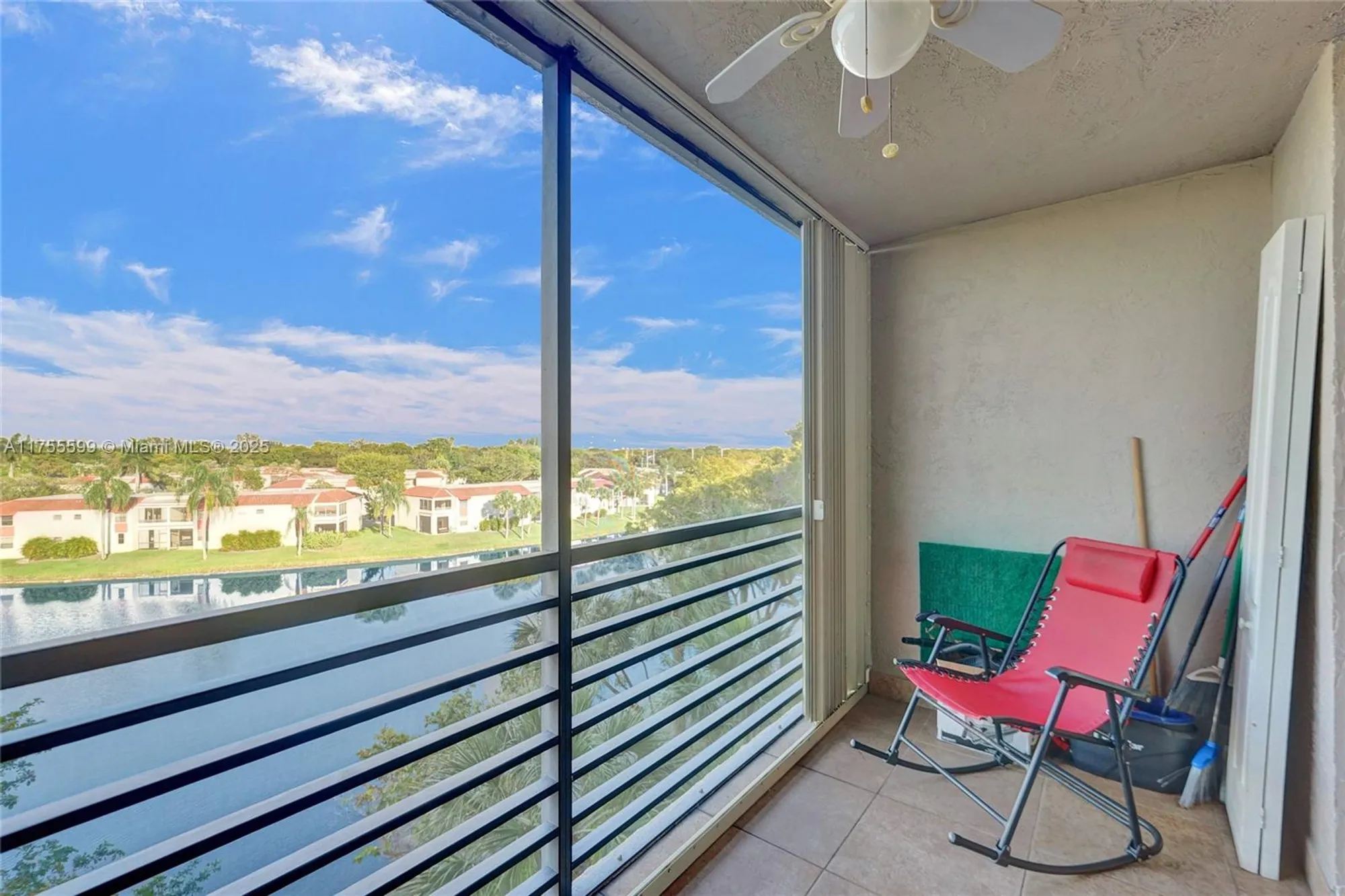 Property Slideshow image 26 of 41 | 901 colony point cir 511, Pembroke Pines, FL, 33026