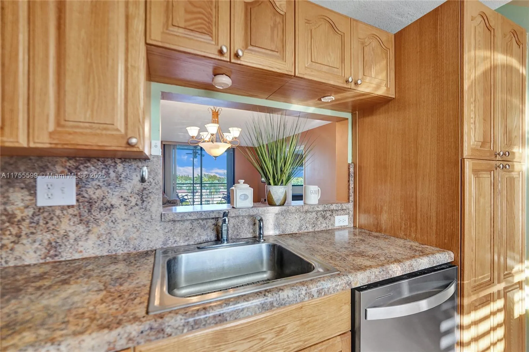 Property Slideshow image 35 of 41 | 901 colony point cir 511, Pembroke Pines, FL, 33026