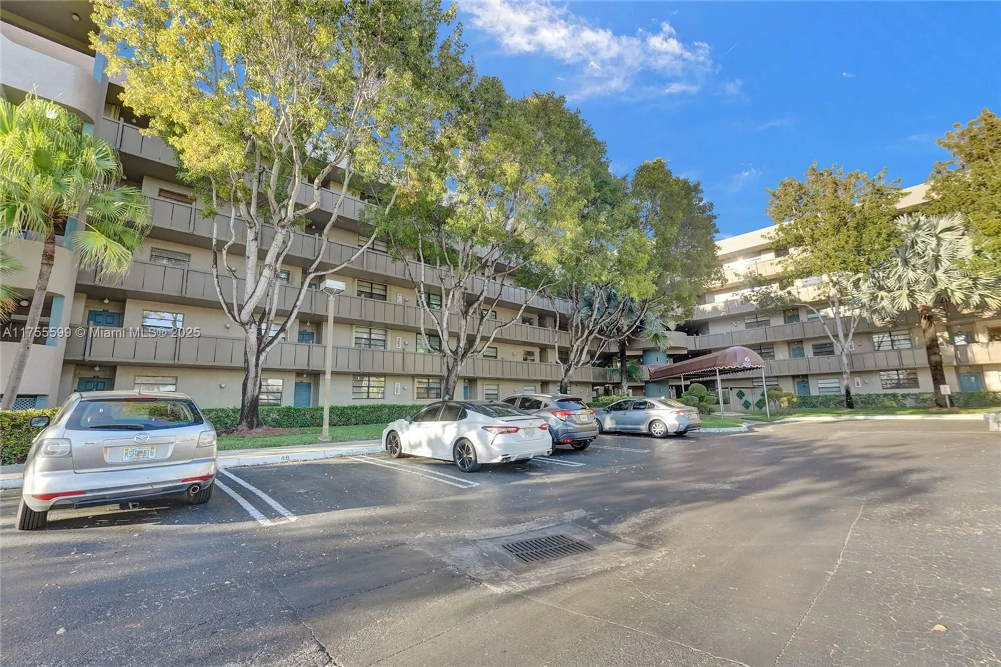 Property Slideshow image 41 of 41 | 901 colony point cir 511, Pembroke Pines, FL, 33026