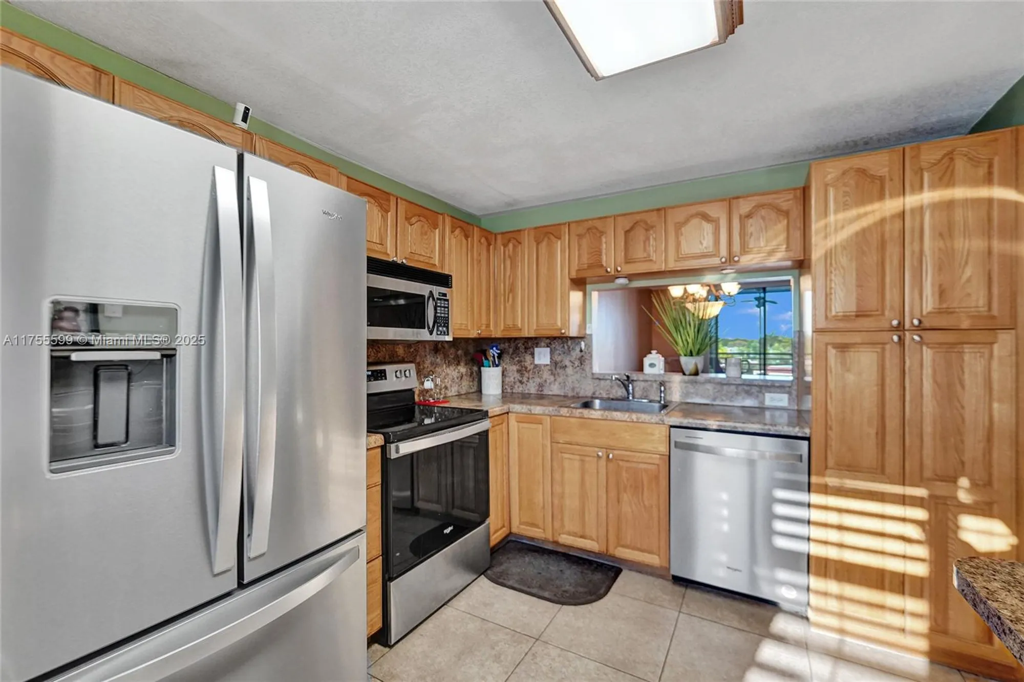 Property Slideshow image 7 of 41 | 901 colony point cir 511, Pembroke Pines, FL, 33026