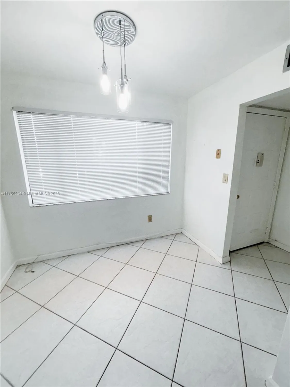 Property Slideshow image 3 of 16 | 9737 n belfort cir 108, Tamarac, FL, 33321