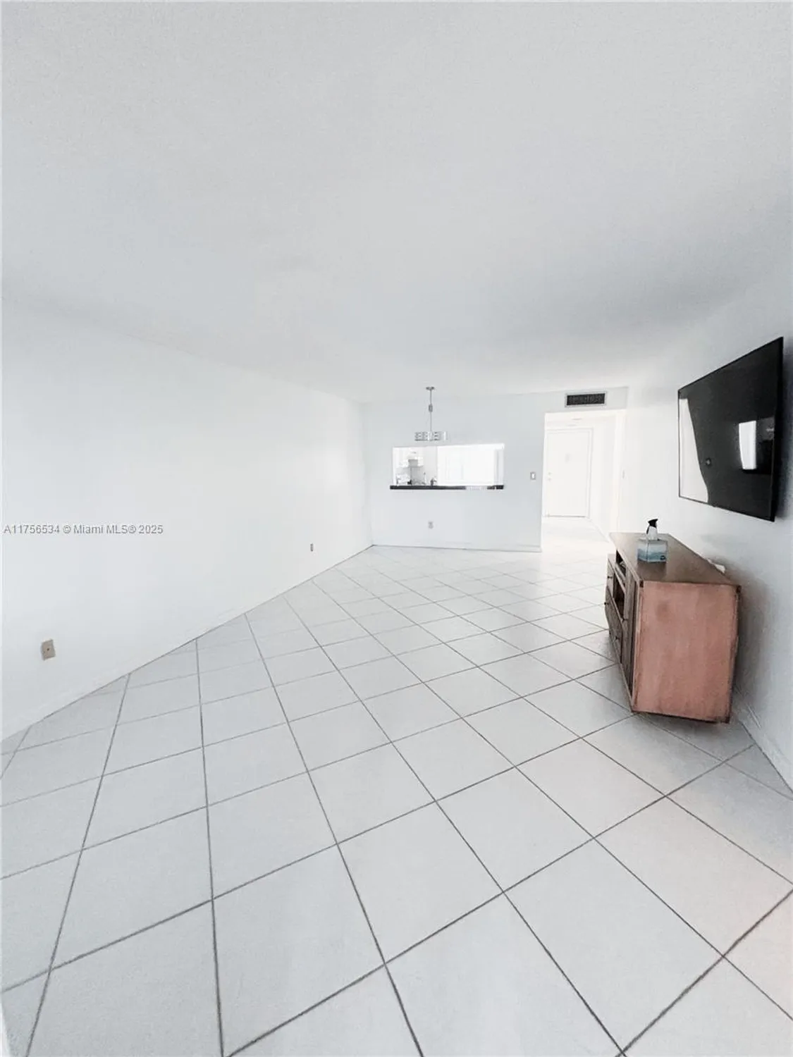 Property Slideshow image 4 of 16 | 9737 n belfort cir 108, Tamarac, FL, 33321