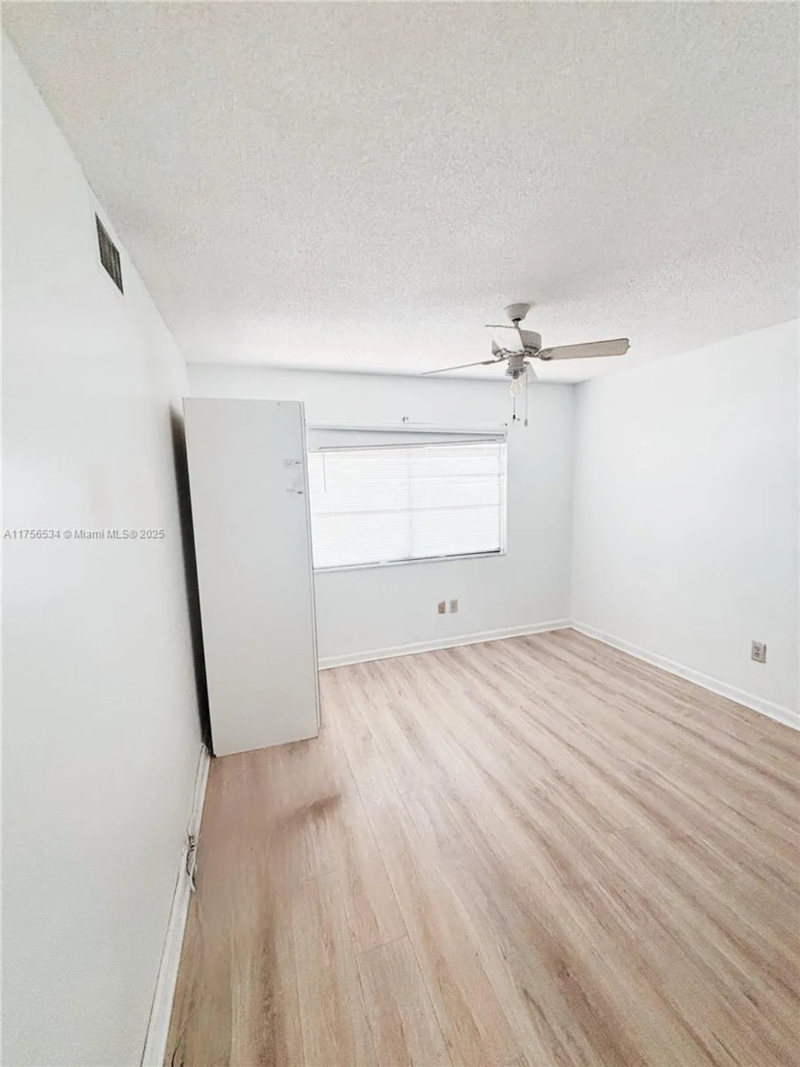 Property Slideshow image 8 of 16 | 9737 n belfort cir 108, Tamarac, FL, 33321