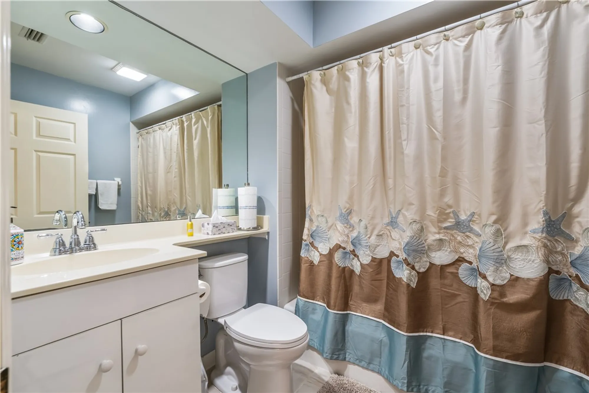 Property Slideshow image 22 of 36 | 5520 n harbor village dr apt 203, Vero Beach, FL, 32967