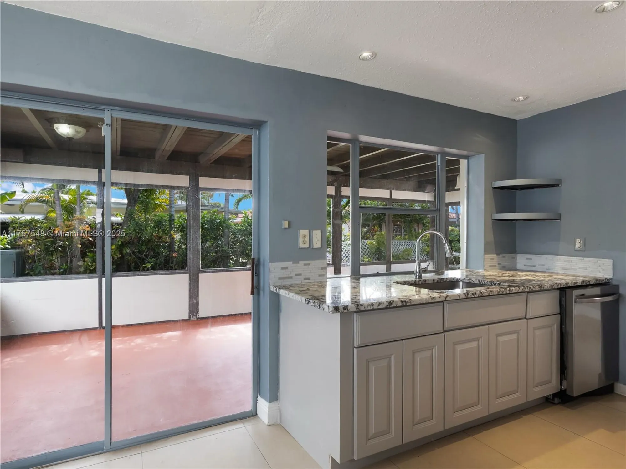 Property Slideshow image 11 of 46 | 4938 nw 48th ave, Tamarac, FL, 33319