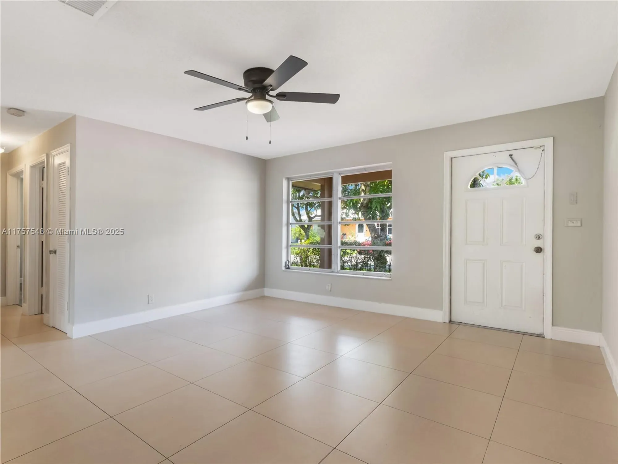 Property Slideshow image 28 of 46 | 4938 nw 48th ave, Tamarac, FL, 33319