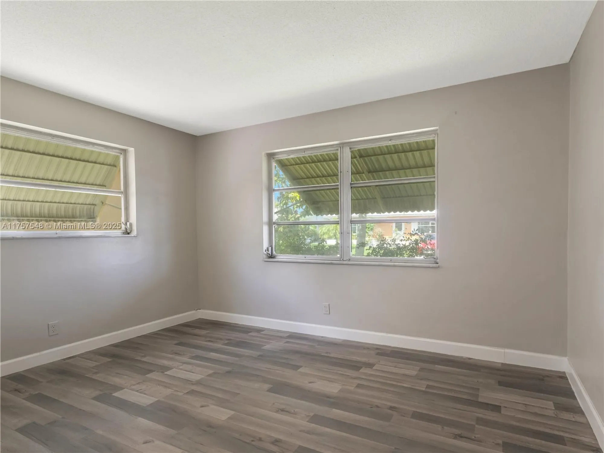 Property Slideshow image 20 of 46 | 4938 nw 48th ave, Tamarac, FL, 33319