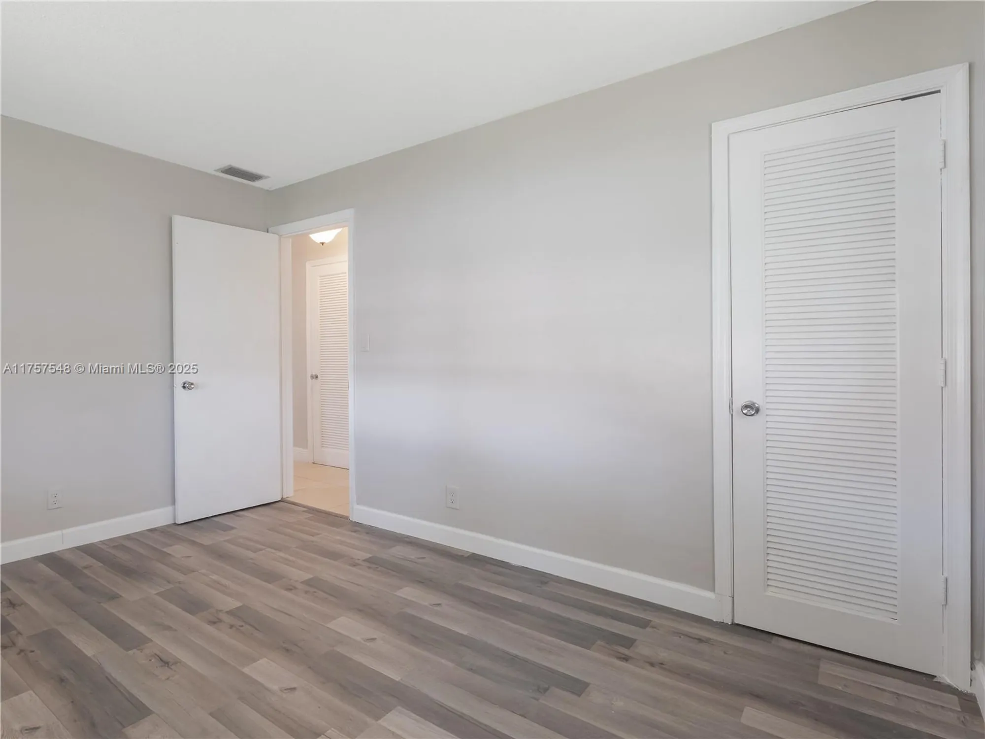 Property Slideshow image 22 of 46 | 4938 nw 48th ave, Tamarac, FL, 33319