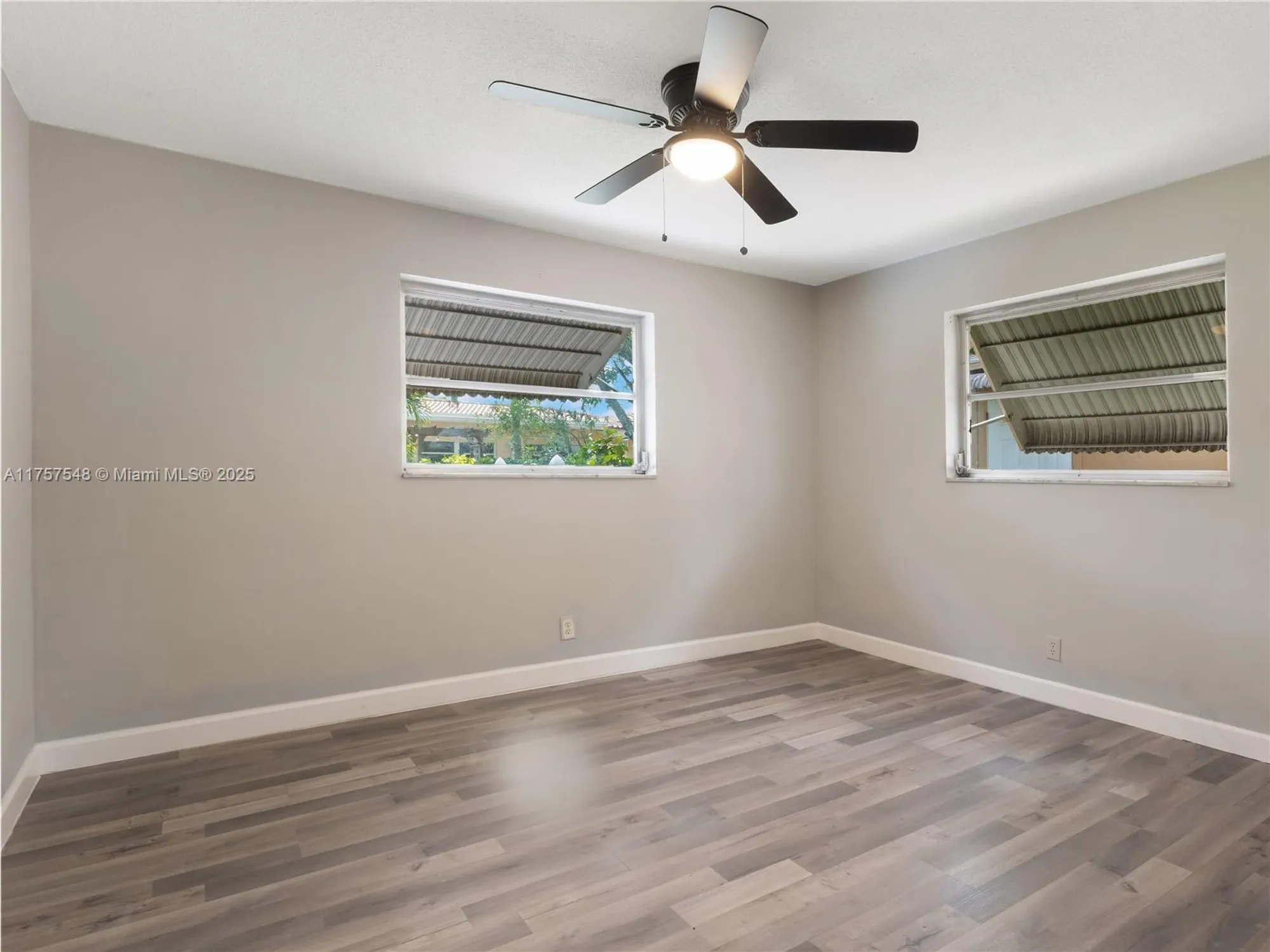 Property Slideshow image 34 of 46 | 4938 nw 48th ave, Tamarac, FL, 33319