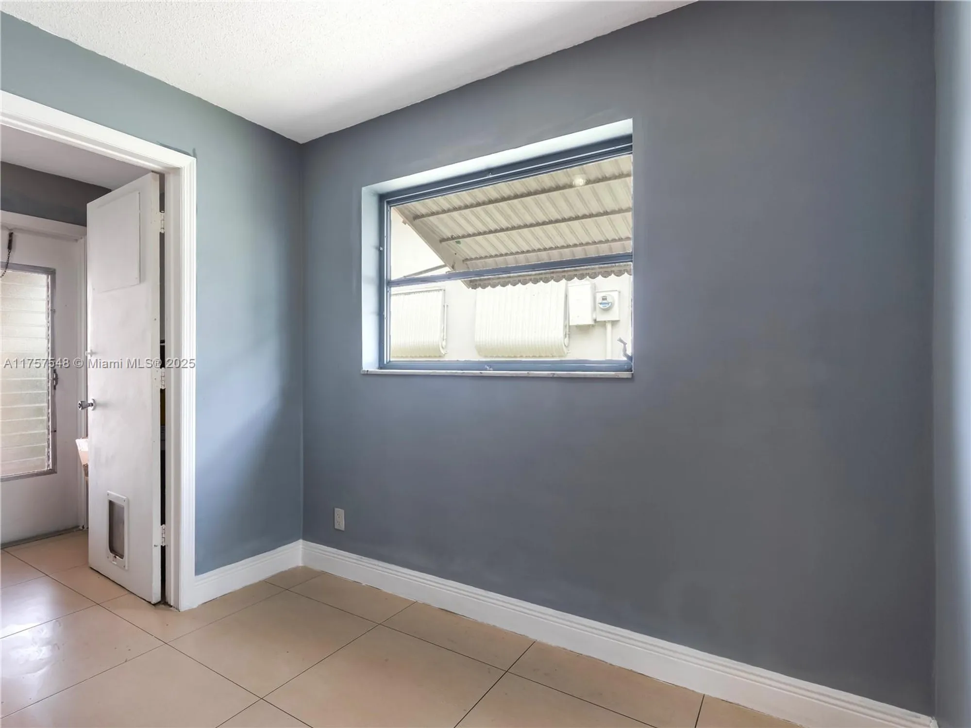 Property Slideshow image 37 of 46 | 4938 nw 48th ave, Tamarac, FL, 33319