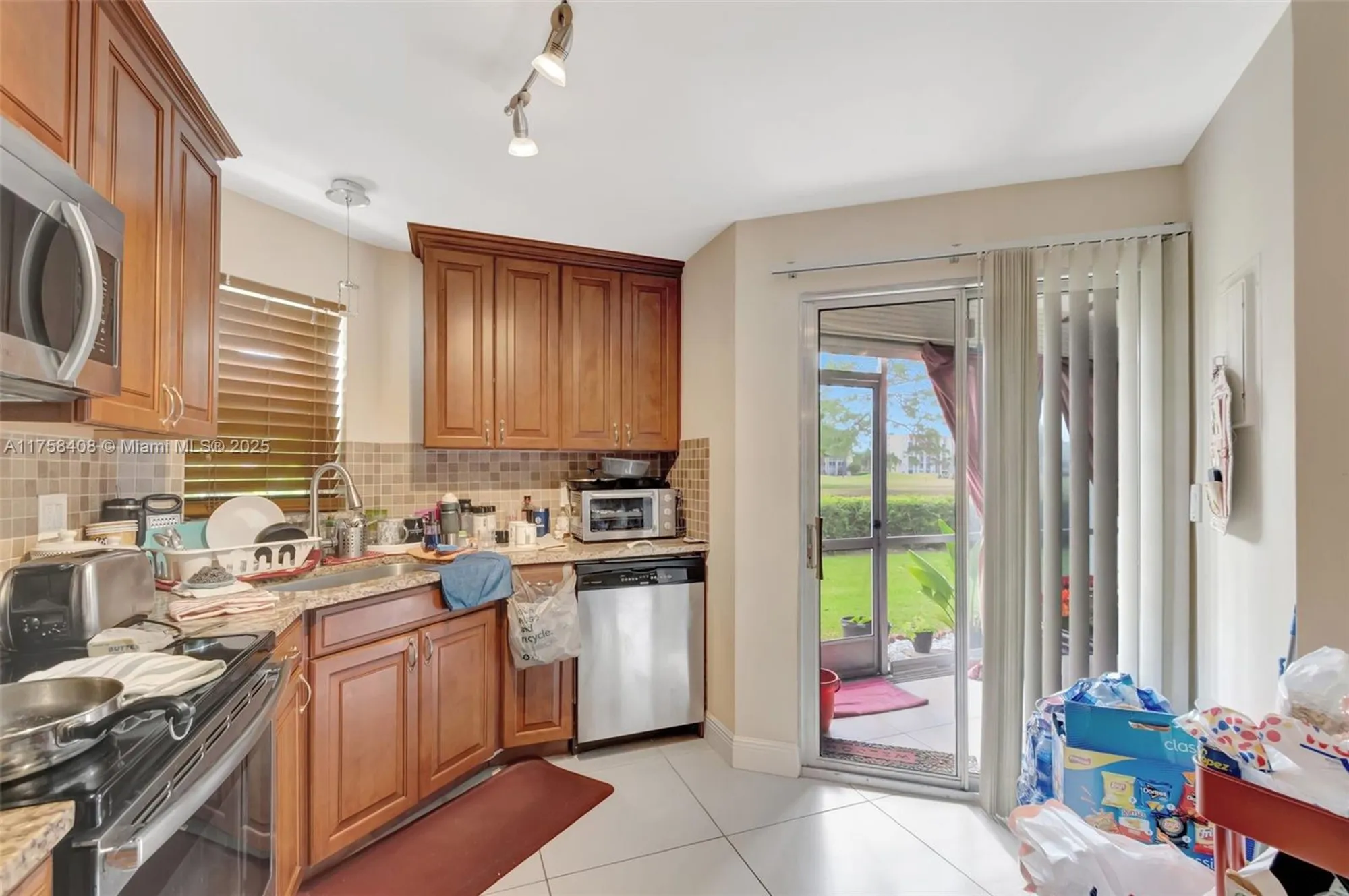 Property Slideshow image 13 of 80 | 3597 birdie dr apt 107, Lake Worth, FL, 33467