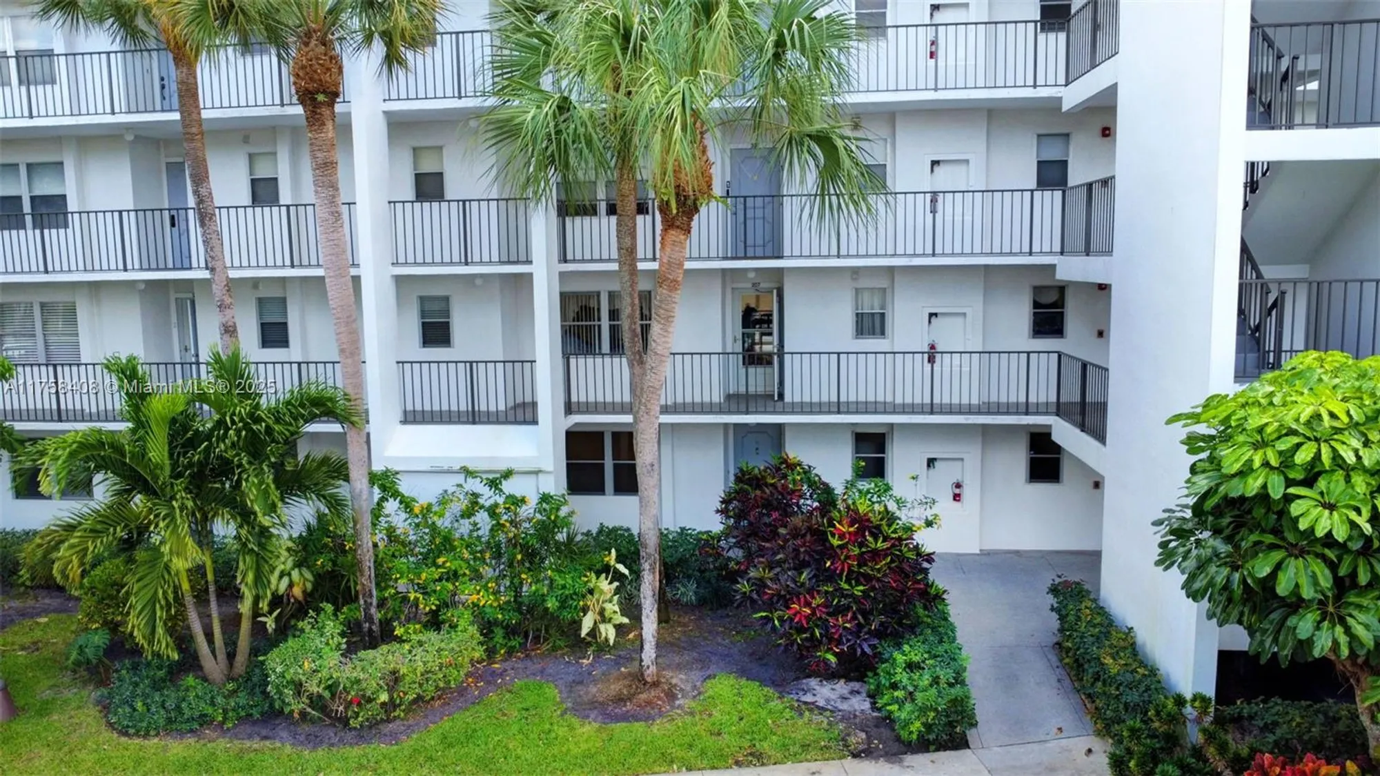 Property Slideshow image 34 of 80 | 3597 birdie dr apt 107, Lake Worth, FL, 33467