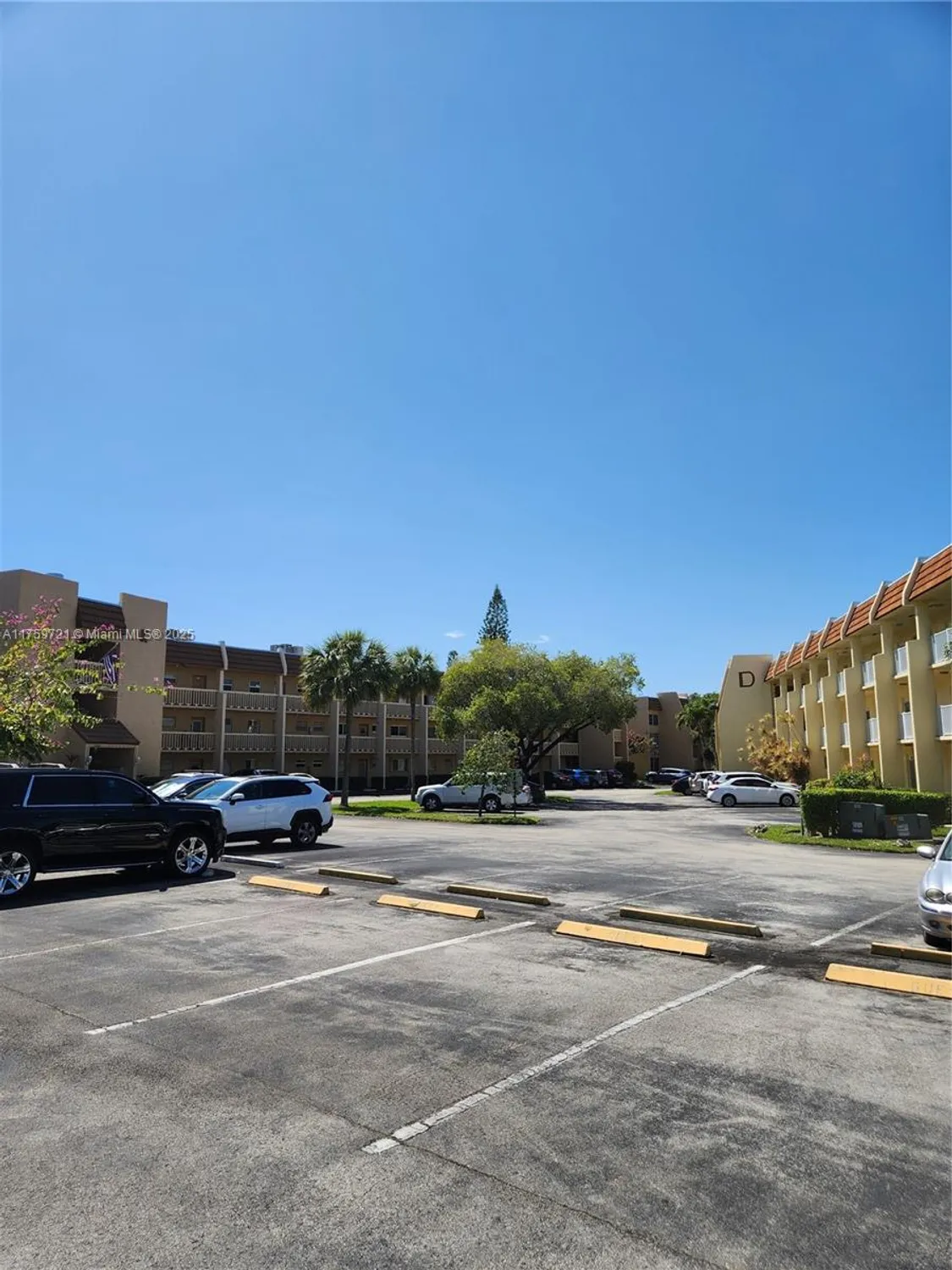 Property Slideshow image 10 of 24 | 6670 royal palm blvd k 202, Margate, FL, 33063