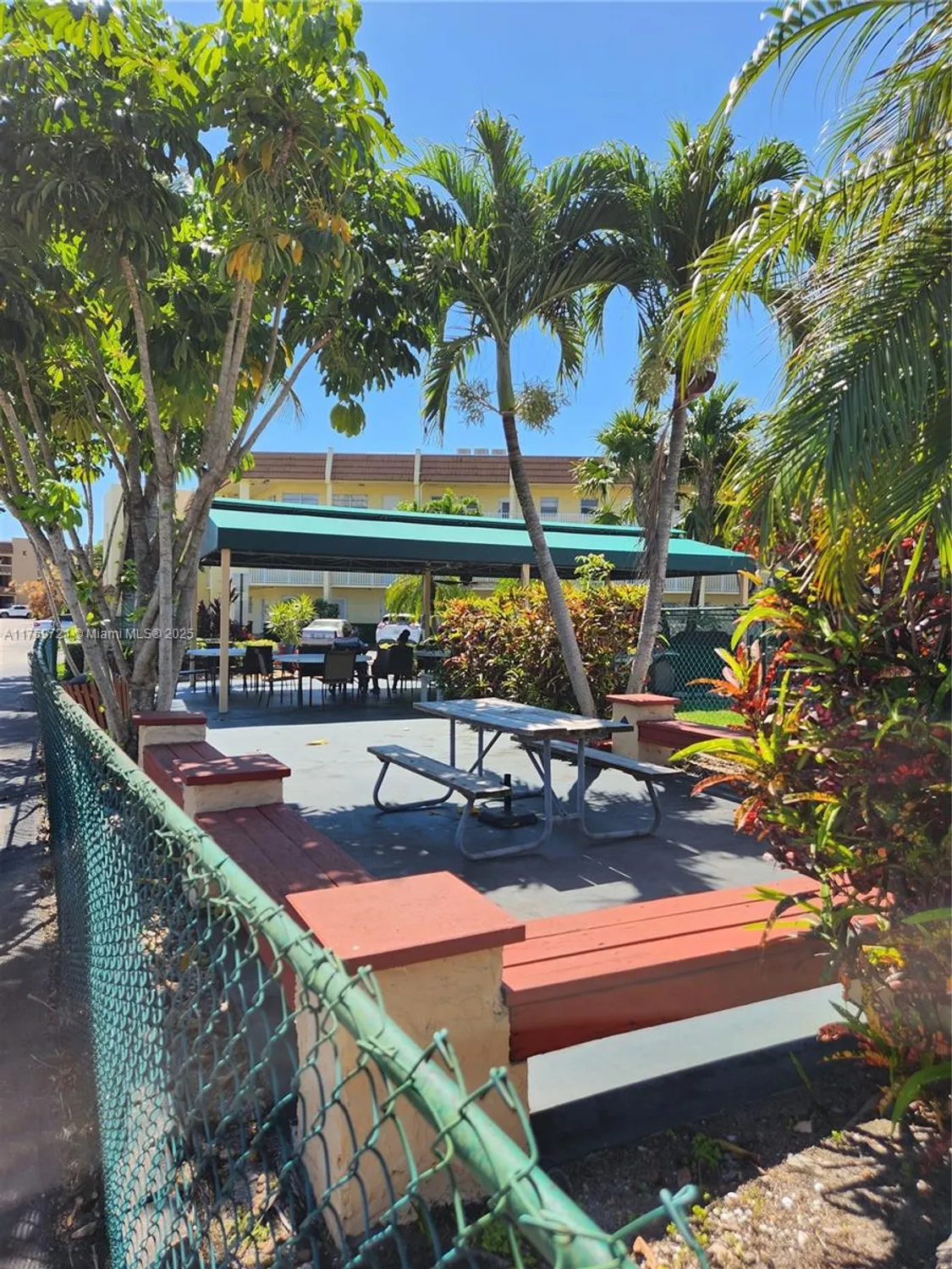 Property Slideshow image 5 of 24 | 6670 royal palm blvd k 202, Margate, FL, 33063