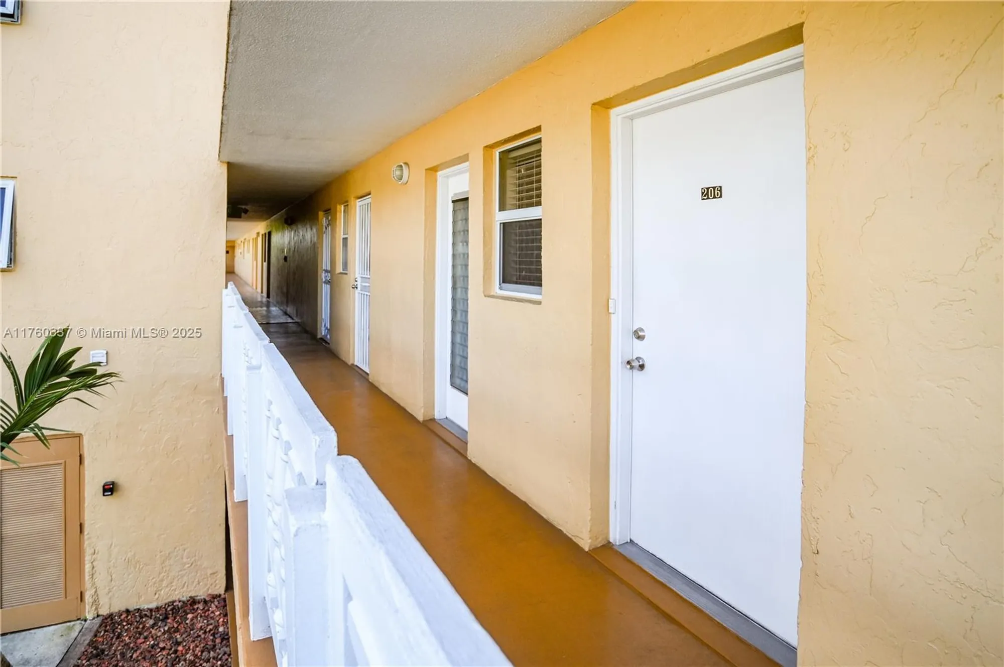 Property Slideshow image 29 of 54 | 202 se 10th st 206, Dania Beach, FL, 33004