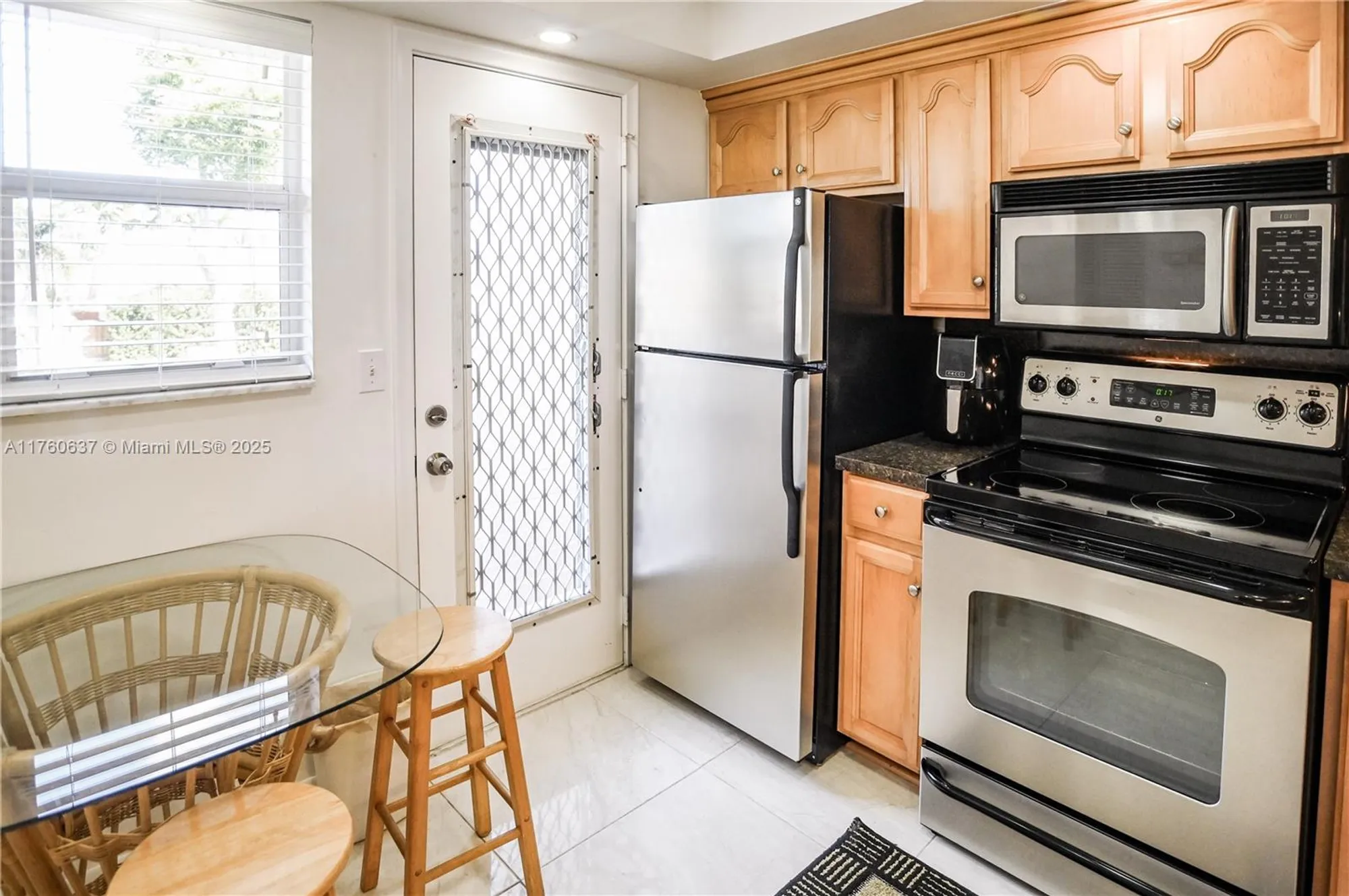 Property Slideshow image 5 of 54 | 202 se 10th st 206, Dania Beach, FL, 33004