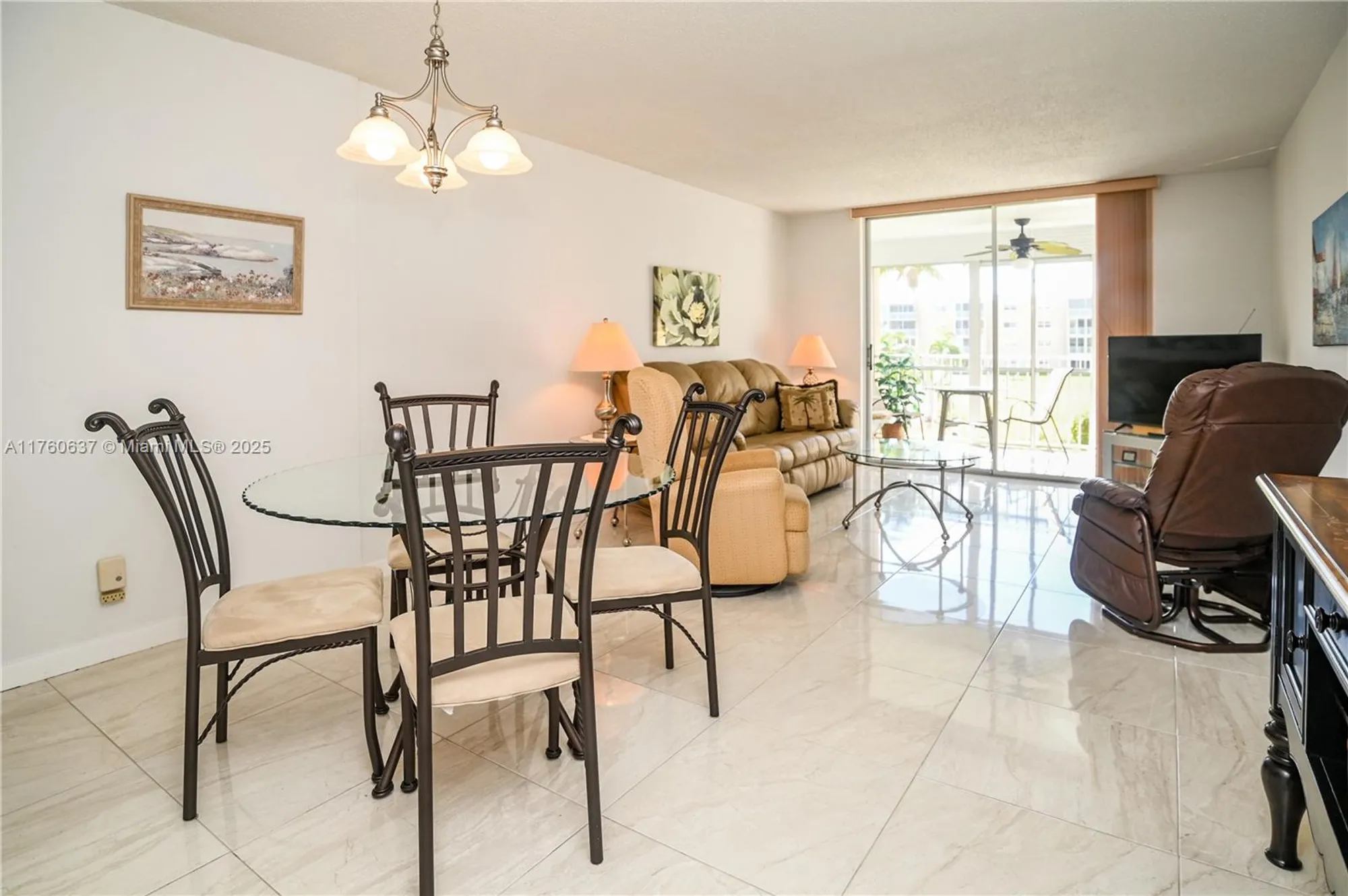 Property Slideshow image 6 of 54 | 202 se 10th st 206, Dania Beach, FL, 33004
